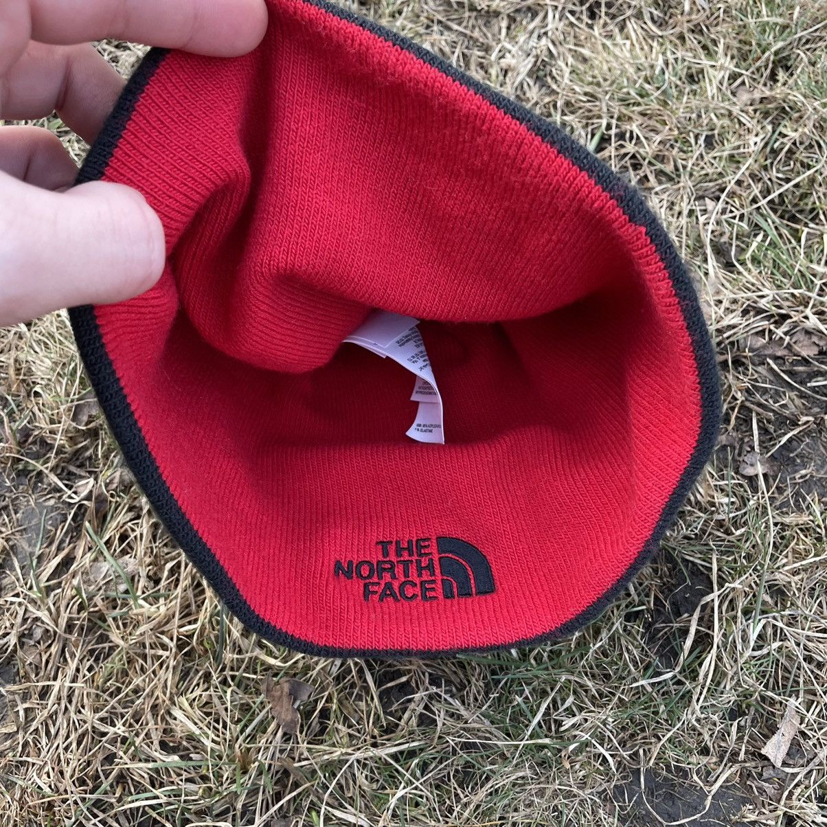 Vintage Vintage Y2K The North Face Beanie Hat Streetwear Worn In OS Size ONE SIZE - 7 Thumbnail