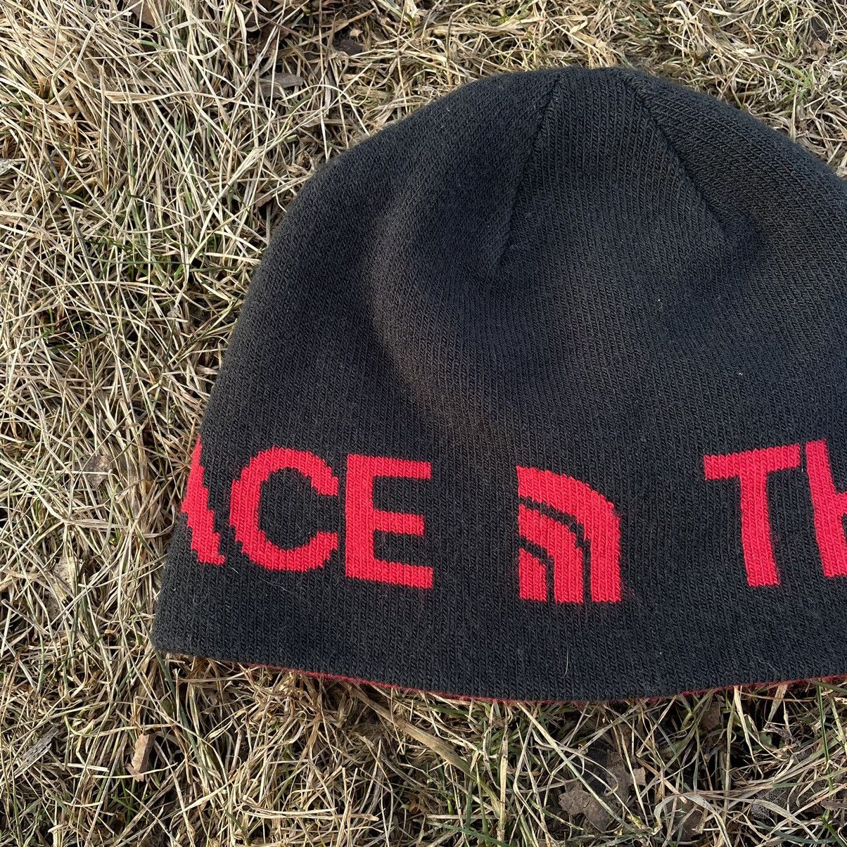 Vintage Vintage Y2K The North Face Beanie Hat Streetwear Worn In OS Size ONE SIZE - 2 Thumbnail