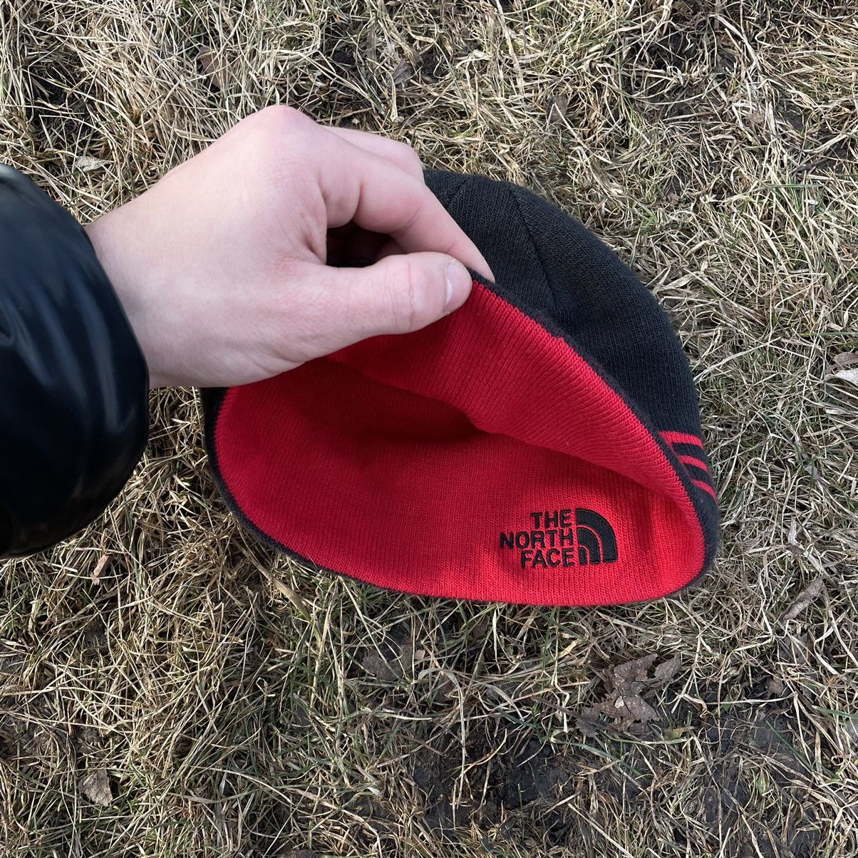 Vintage Vintage Y2K The North Face Beanie Hat Streetwear Worn In OS Size ONE SIZE - 4 Thumbnail