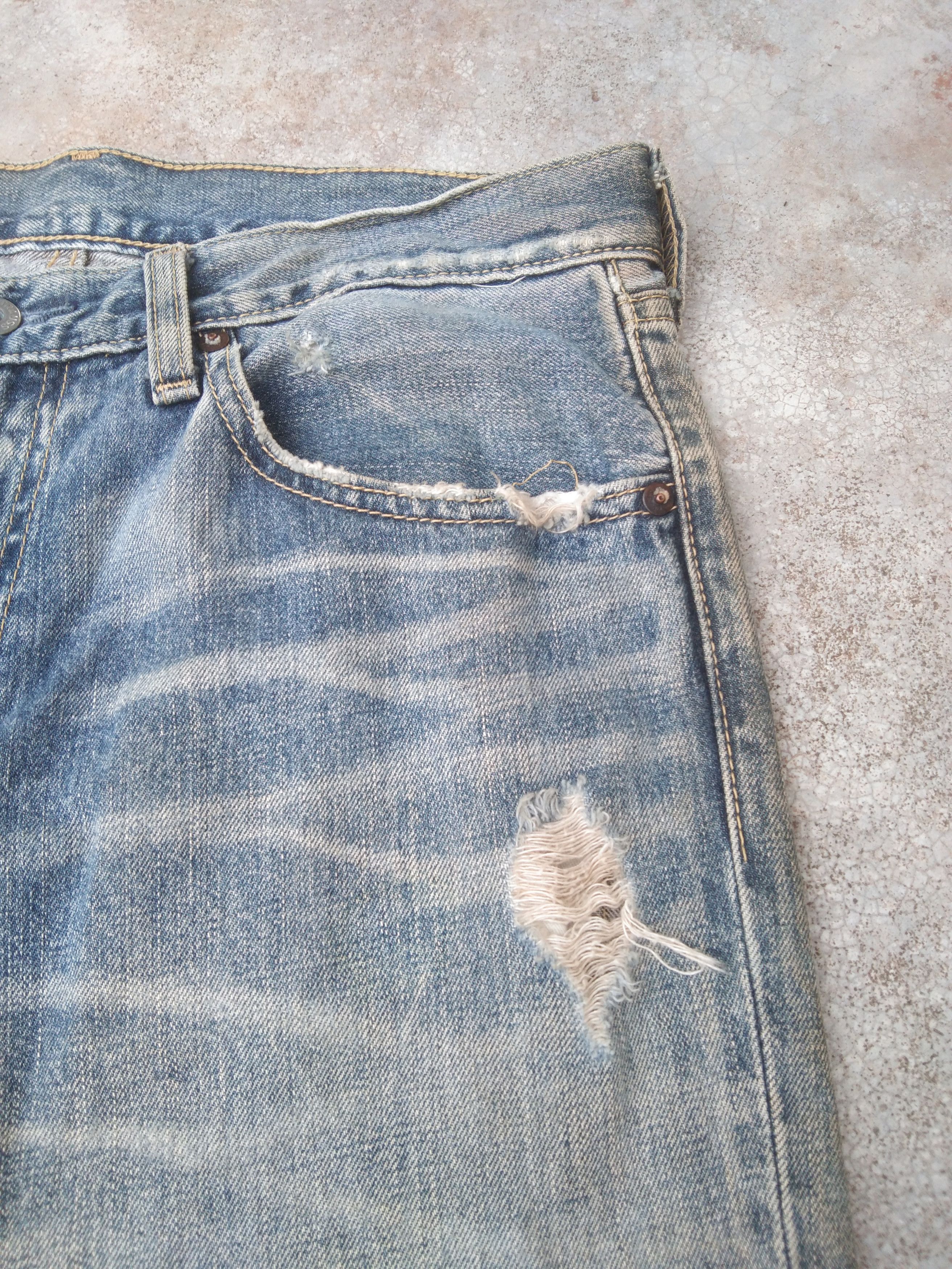 Levi's Vintage Levi's Jeans 502 Distressed Straight Leg 33x31 Size US 33 - 7 Thumbnail