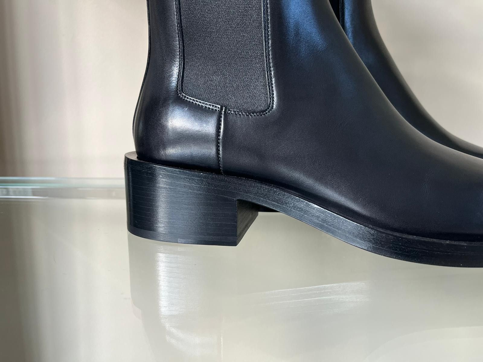Givenchy Austin Show Silver Toe Box Boots in Black Size US 7 / EU 40 - 8 Thumbnail