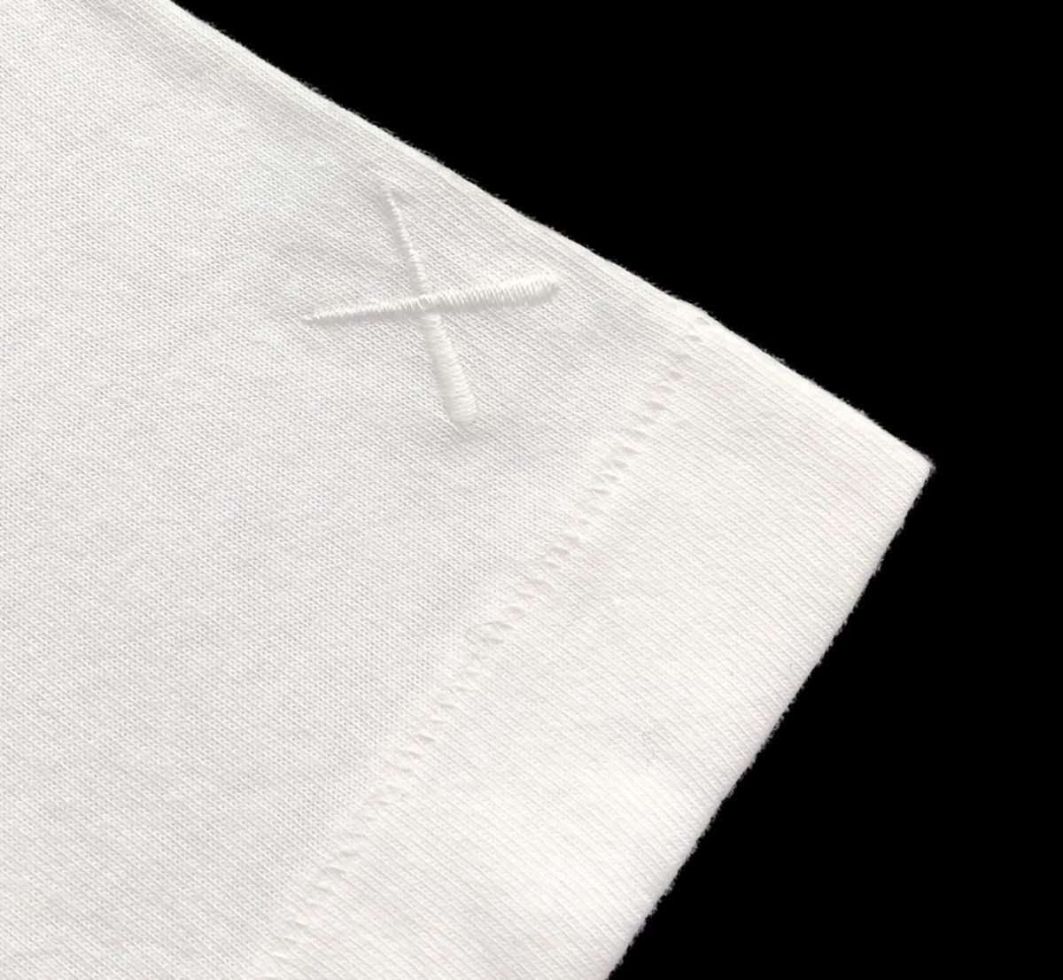 Kaws × Uniqlo Kaws x UNIQLO Flayed Clean Slate White T-Shirt Tee Size US XL / EU 56 / 4 - 4 Thumbnail