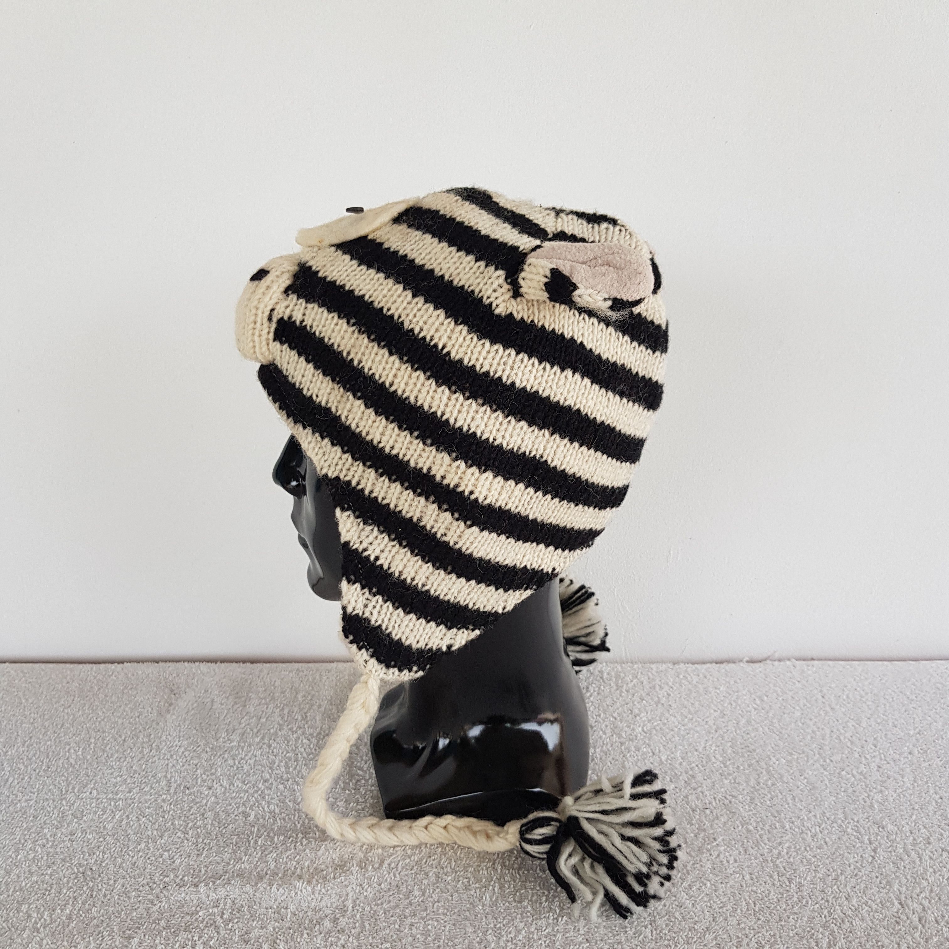 If Six Was Nine × Japanese Brand Japanese Moscot Beanie Snow Cap Zebra Earflap Hats Size ONE SIZE - 4 Thumbnail