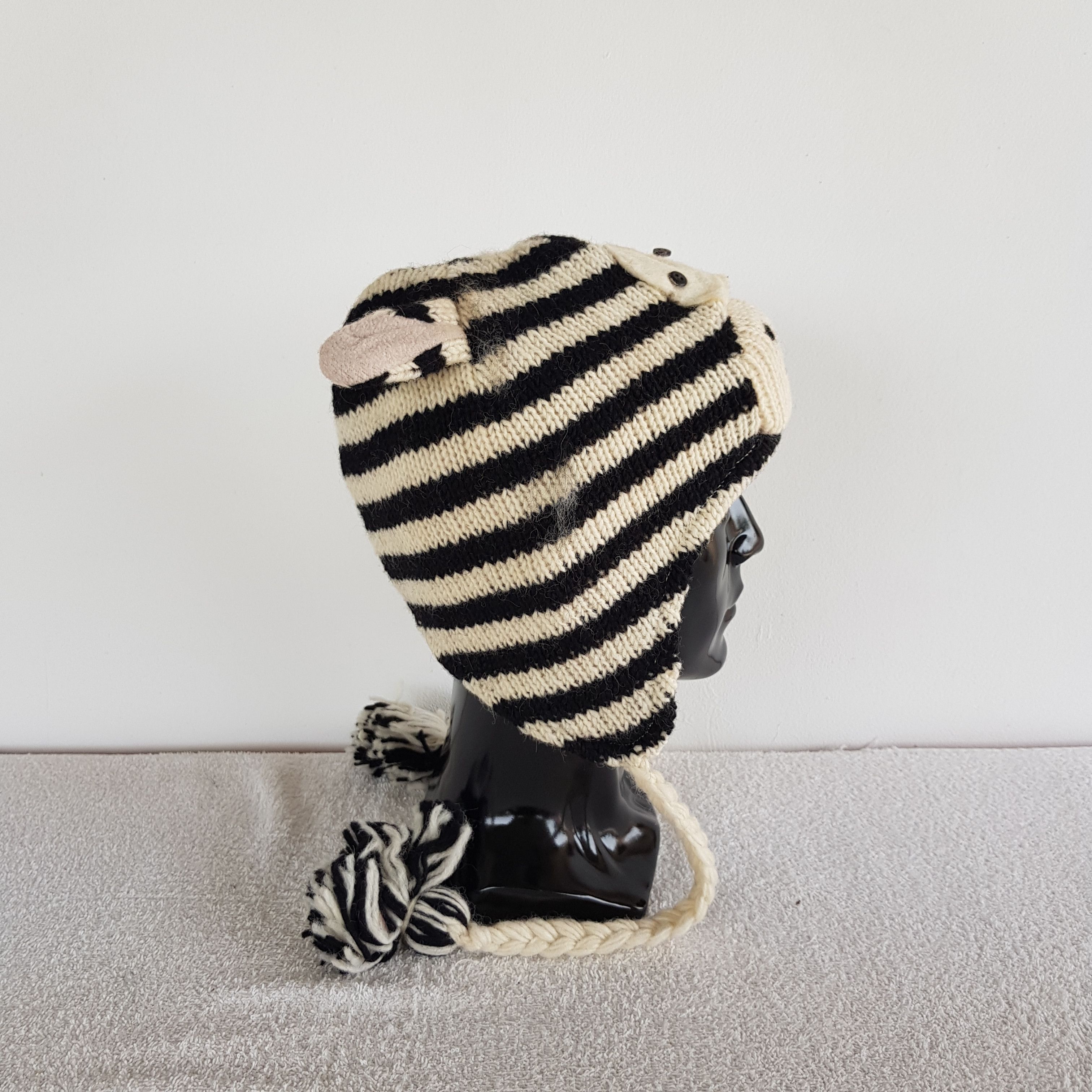 If Six Was Nine × Japanese Brand Japanese Moscot Beanie Snow Cap Zebra Earflap Hats Size ONE SIZE - 3 Thumbnail