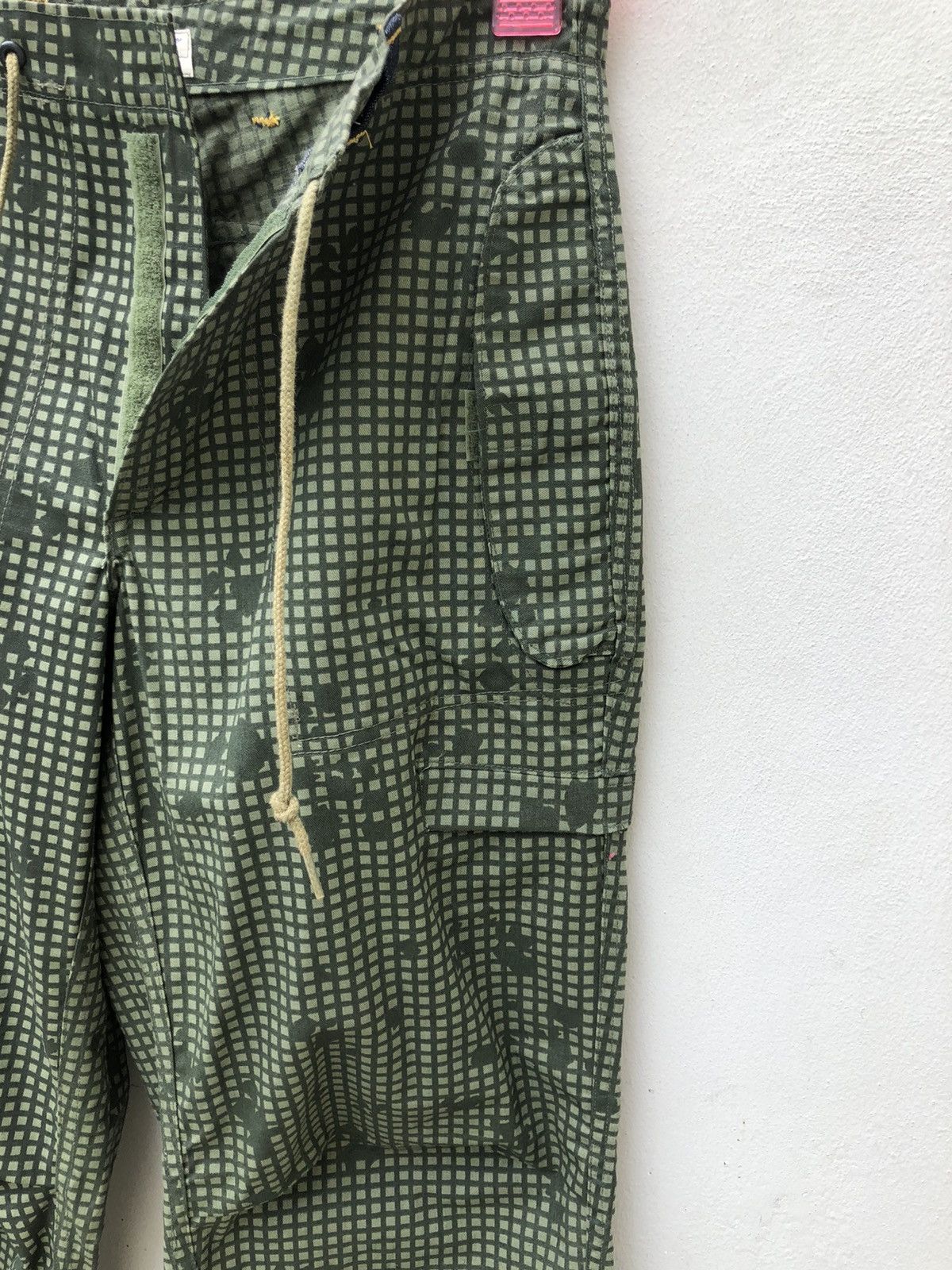 TIGRE BROCANTE Tigre Brocante Remake Vintage 80s Night Camo Cargo Trouser Size US 30 / EU 46 - 11 Thumbnail