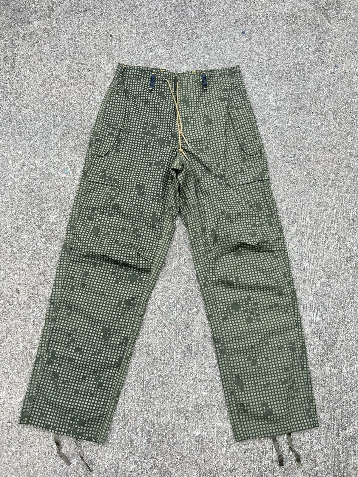 TIGRE BROCANTE Tigre Brocante Remake Vintage 80s Night Camo Cargo Trouser Size US 30 / EU 46 - 1 Thumbnail