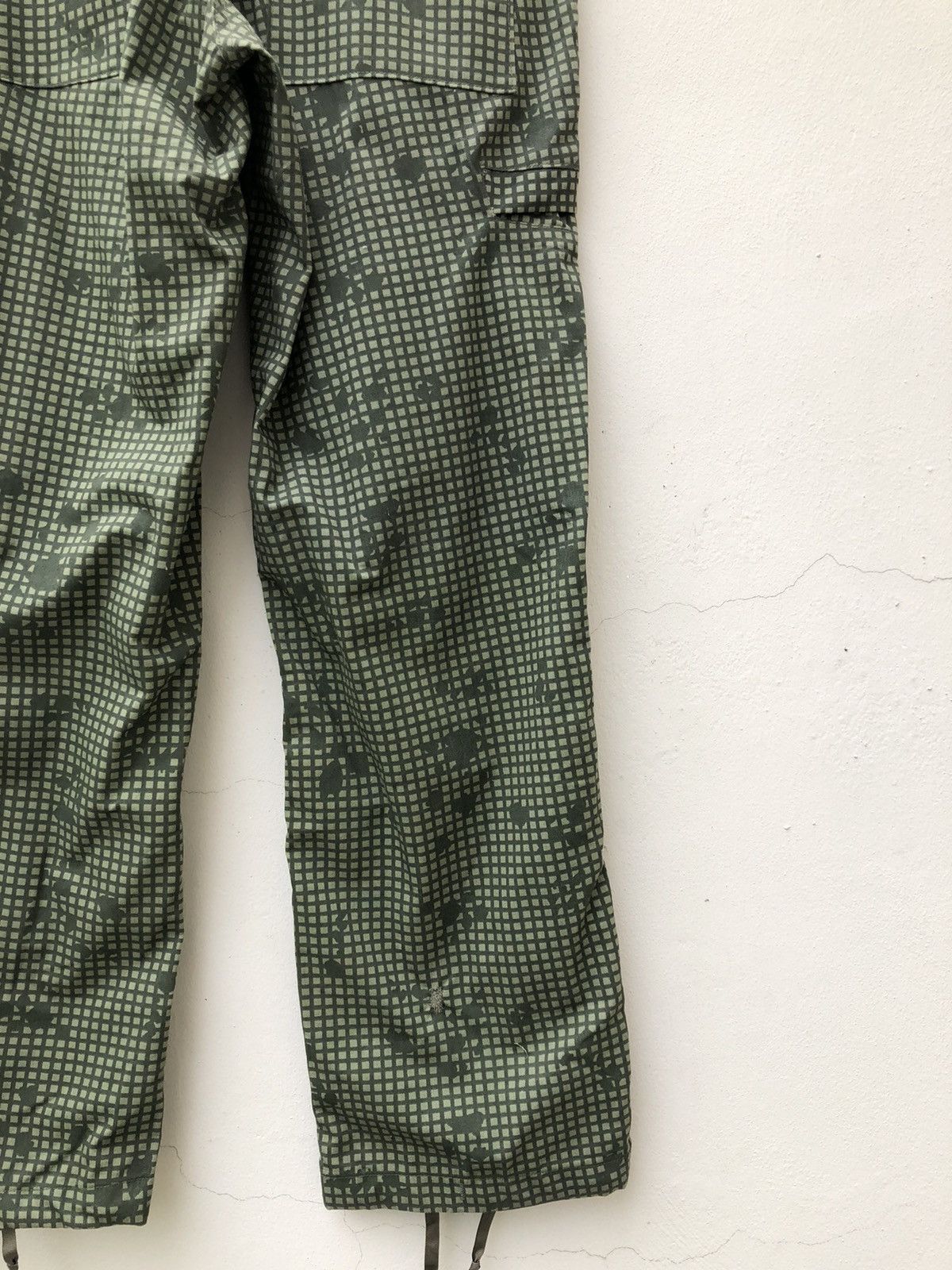 TIGRE BROCANTE Tigre Brocante Remake Vintage 80s Night Camo Cargo Trouser Size US 30 / EU 46 - 18 Thumbnail