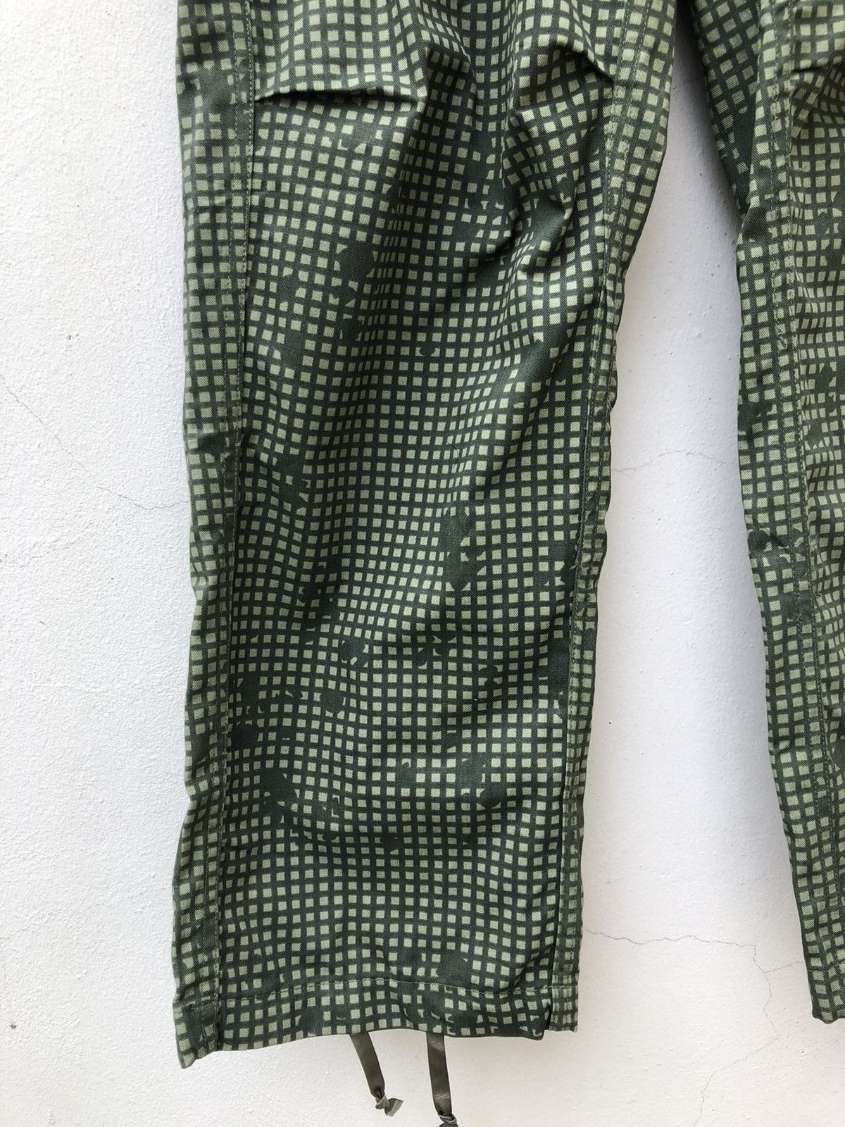 TIGRE BROCANTE Tigre Brocante Remake Vintage 80s Night Camo Cargo Trouser Size US 30 / EU 46 - 10 Thumbnail