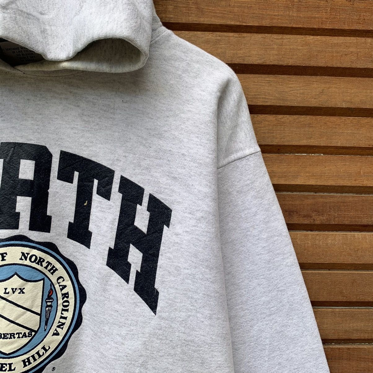Vintage Vintage 1990s University North Carolina Chapel Hill Hoodie Size US M / EU 48-50 / 2 - 4 Thumbnail