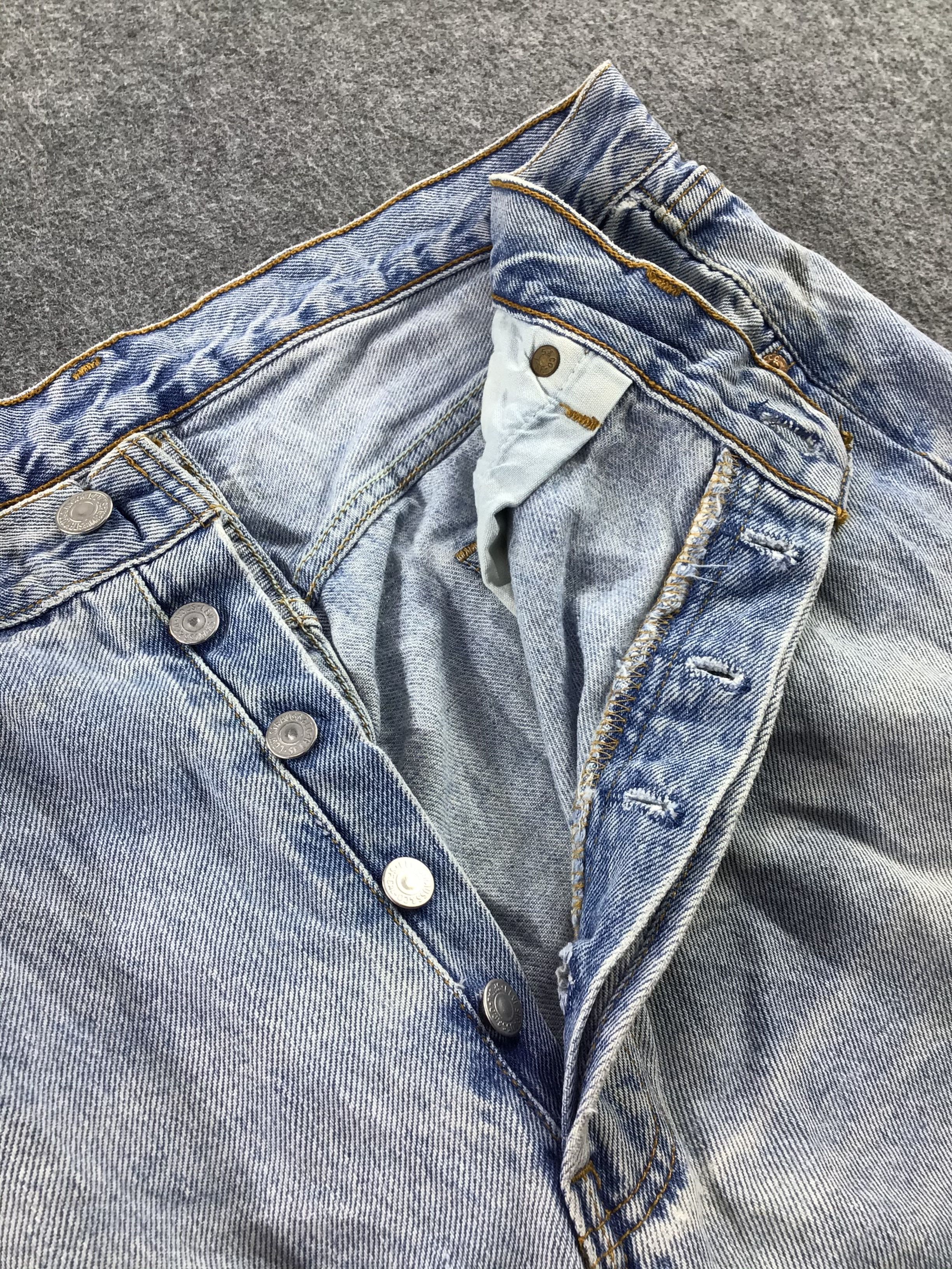 Levi's × Vintage Vintage 90s Light Wash Levis Jeans Lot 501 -JM510 Size US 34 / EU 50 - 8 Thumbnail