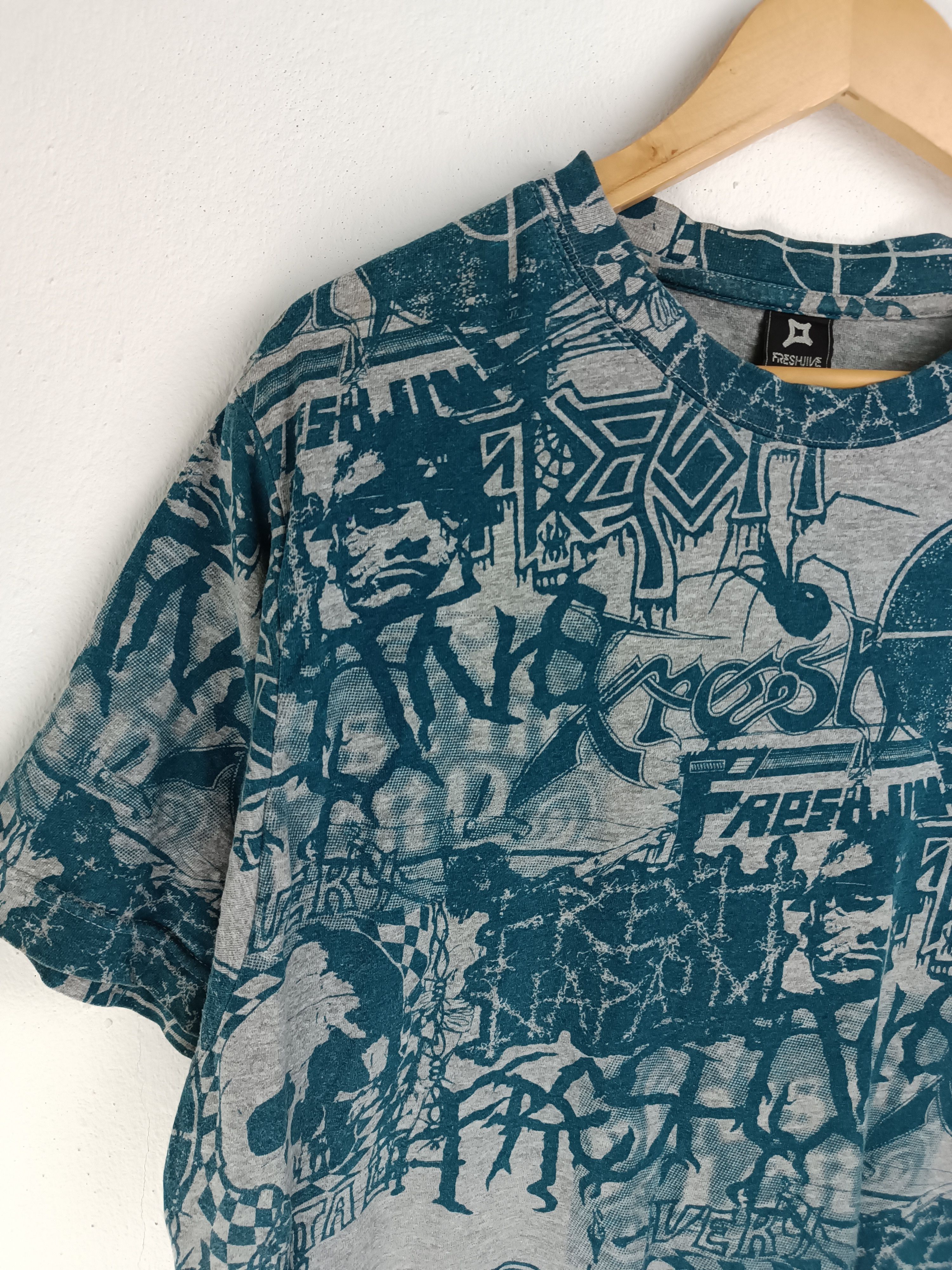 Freshjive SUPER RARE🔥 VINTAGE Y2K FRESHJIVE AOP (public enemy napalm) Size US L / EU 52-54 / 3 - 6 Thumbnail