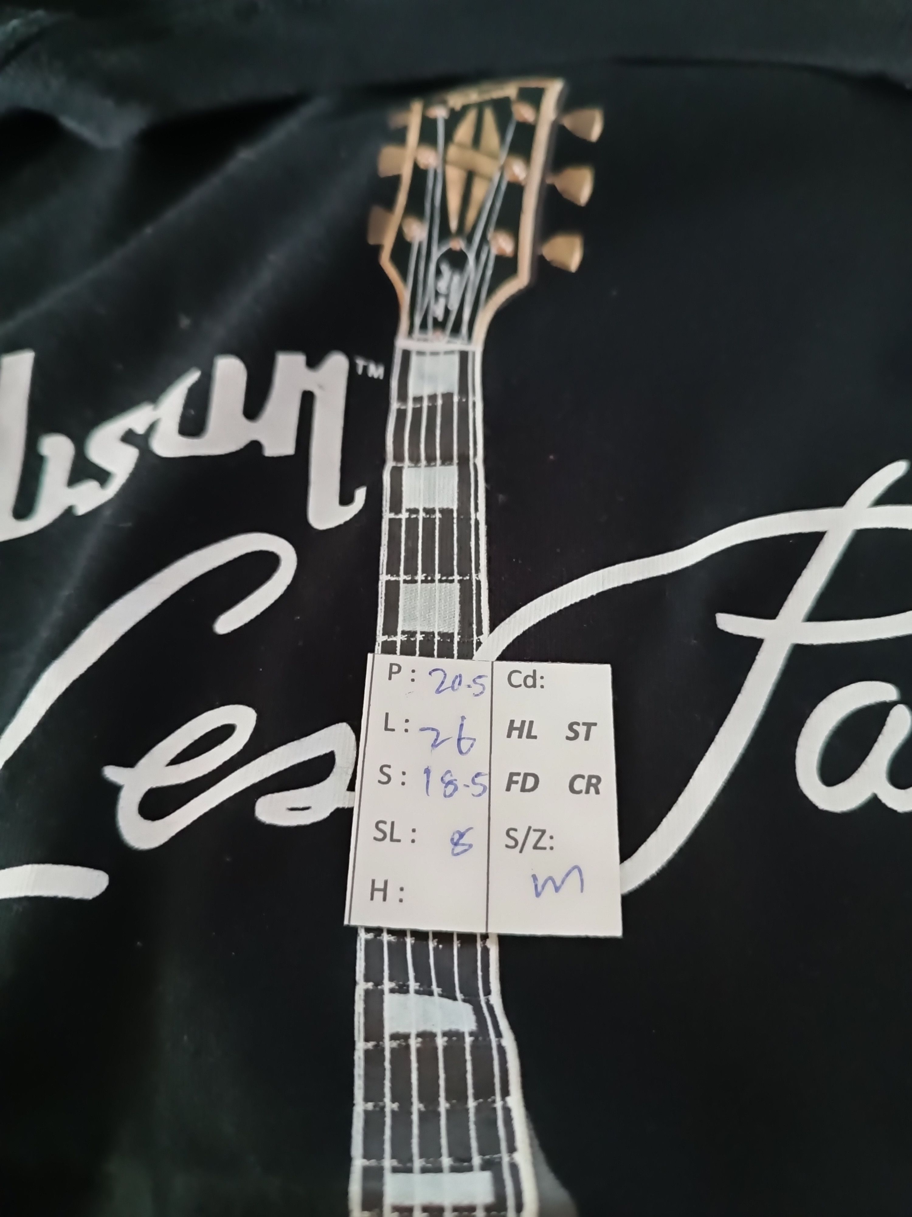 Uniqlo VINTAGE GIBSON LES PAUL GUITAR TEE slash satriani van halen Size US M / EU 48-50 / 2 - 13 Thumbnail