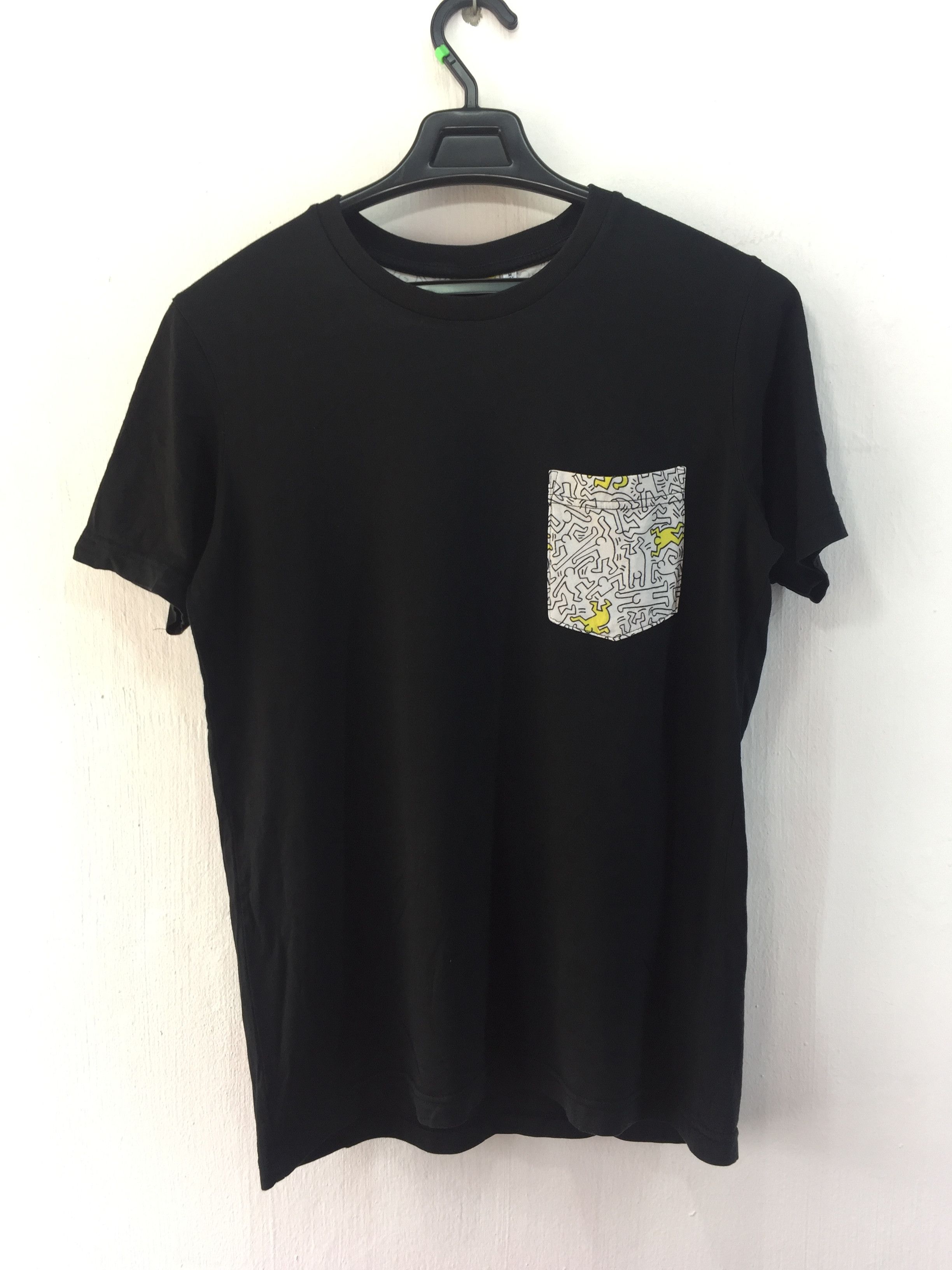 Keith Haring UNIQLO X KEITH HARING SINGLE POCKET TEES Size US M / EU 48-50 / 2 - 1 Thumbnail