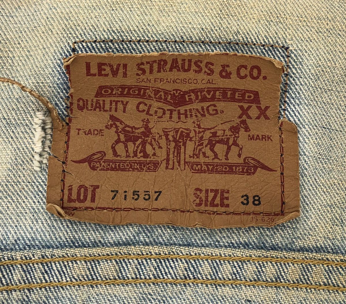 Levi's Vintage 90s LEVIS BIG E Distressed Trucker Jacket Size US M / EU 48-50 / 2 - 17 Thumbnail