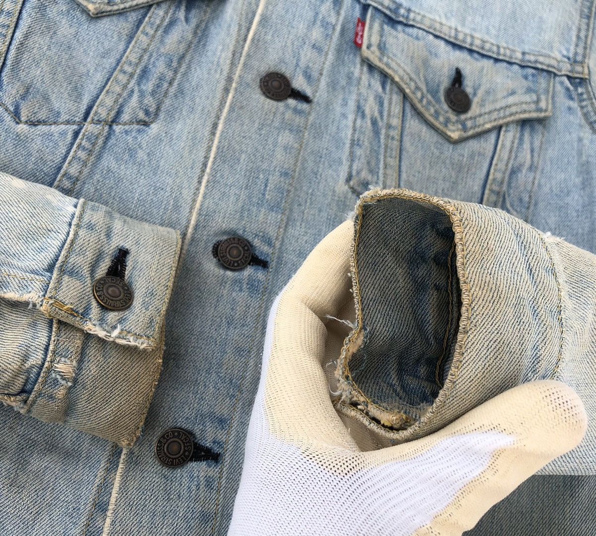 Levi's Vintage 90s LEVIS BIG E Distressed Trucker Jacket Size US M / EU 48-50 / 2 - 13 Thumbnail