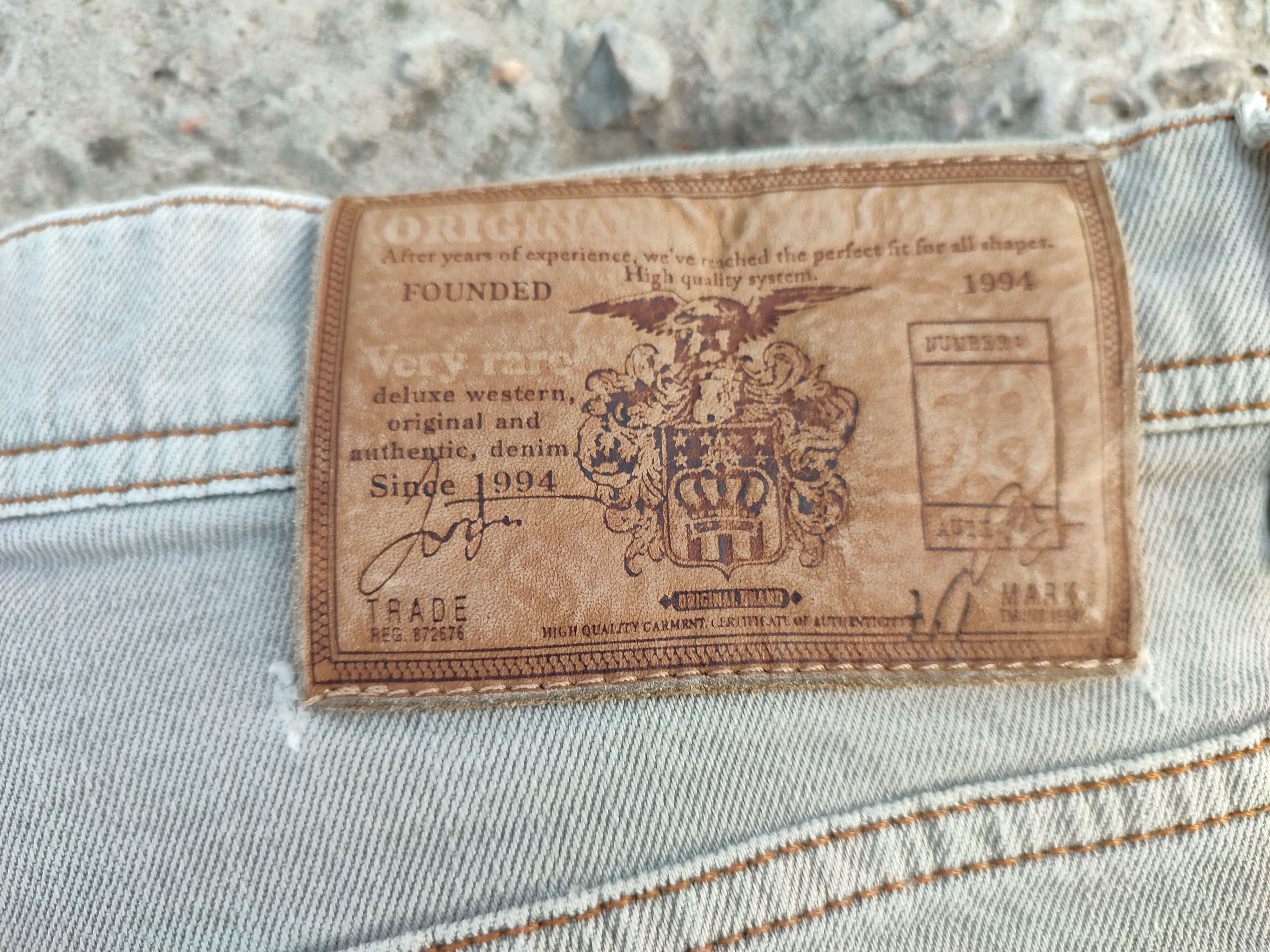 Dolce & Gabbana Dolce & Gabbana distressed grey denim Size US 33 - 12 Thumbnail