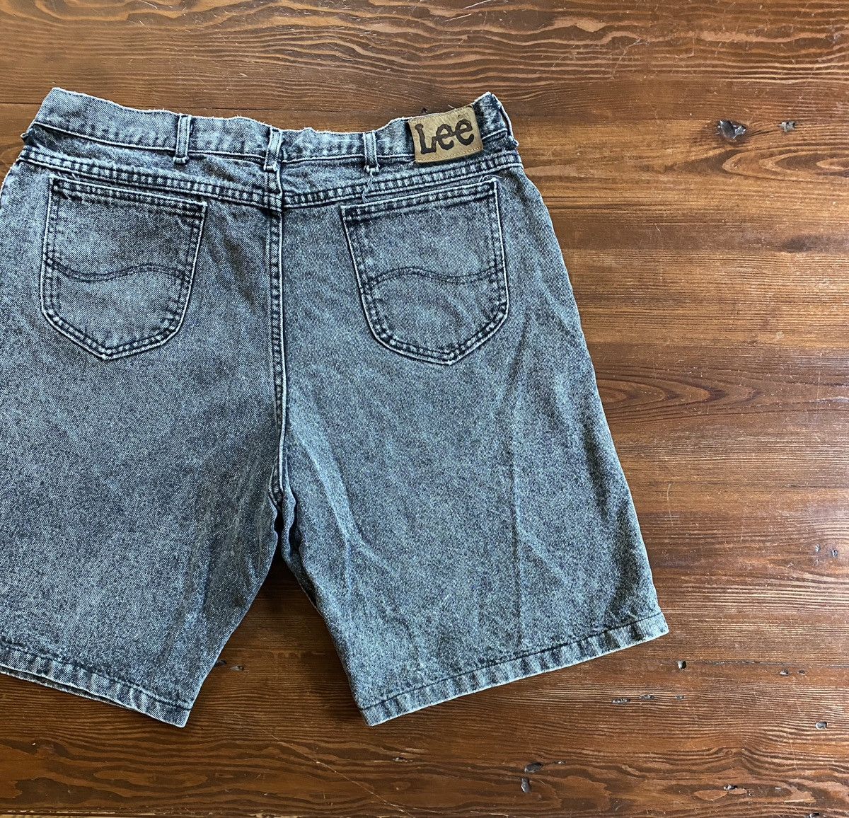 Lee Vintage 80’s Lee Riders Charcoal Acid Wash Denim Jean Shorts Size US 37 - 1 Thumbnail
