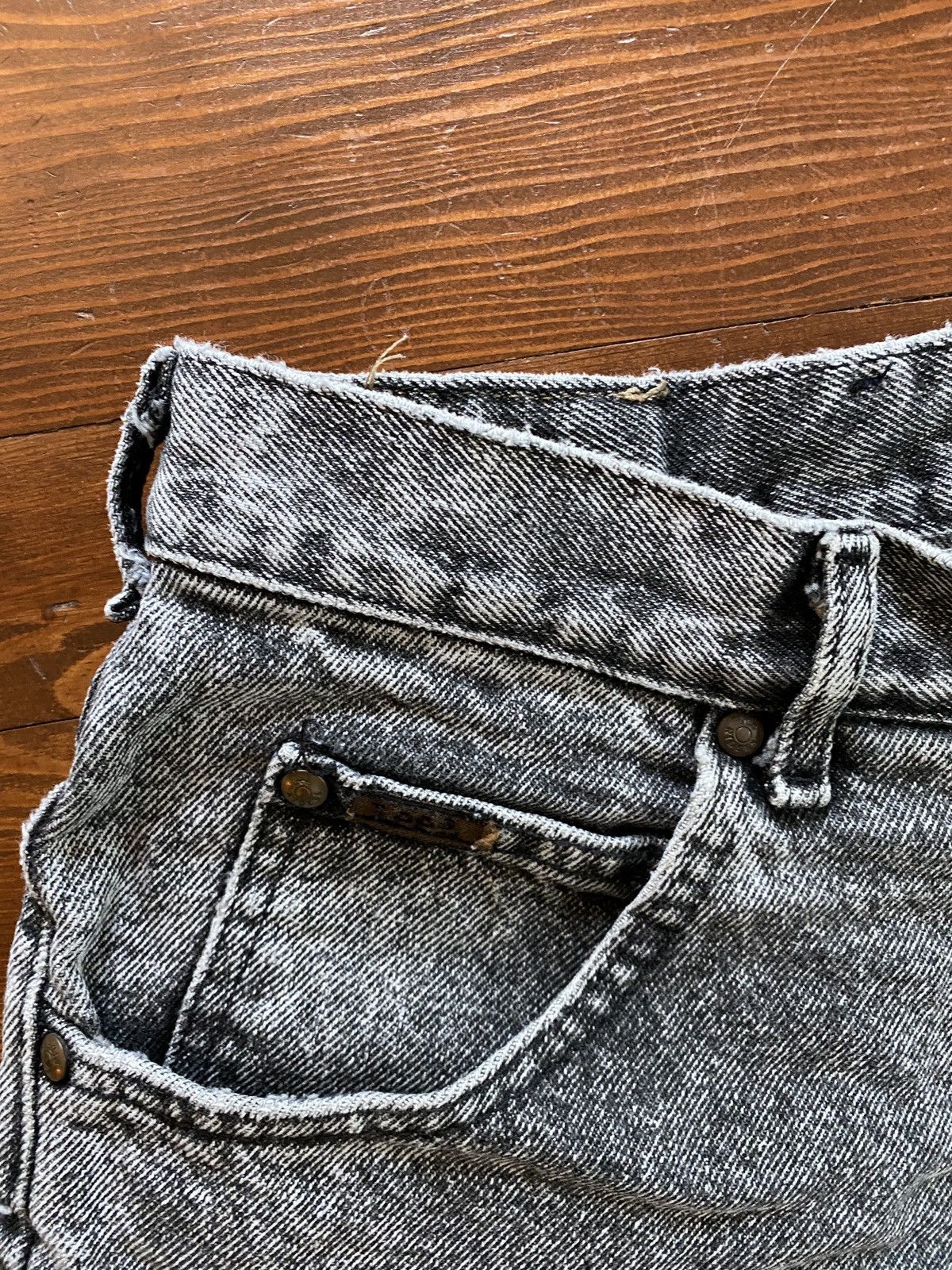 Lee Vintage 80’s Lee Riders Charcoal Acid Wash Denim Jean Shorts Size US 37 - 14 Thumbnail