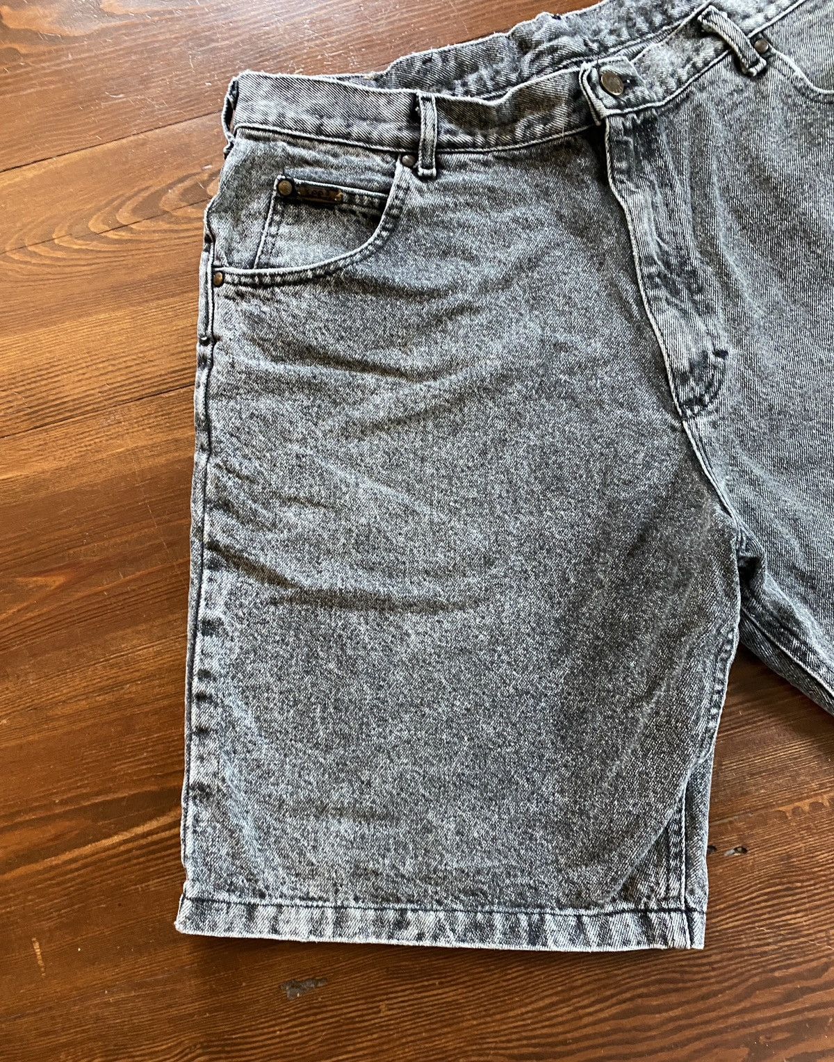 Lee Vintage 80’s Lee Riders Charcoal Acid Wash Denim Jean Shorts Size US 37 - 17 Thumbnail