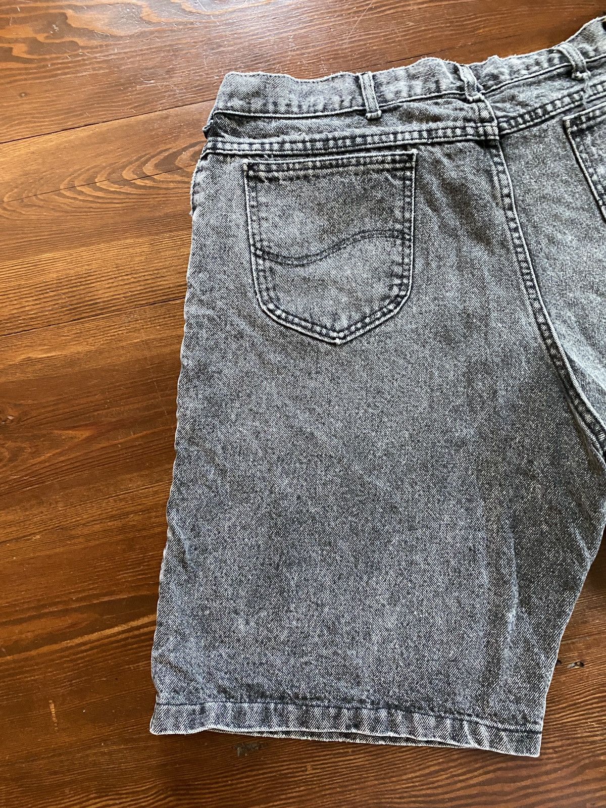 Lee Vintage 80’s Lee Riders Charcoal Acid Wash Denim Jean Shorts Size US 37 - 5 Thumbnail