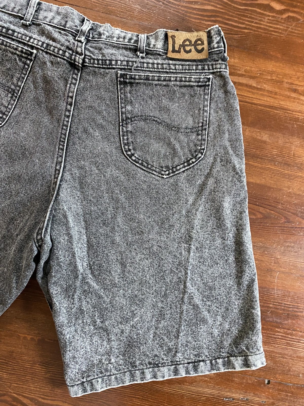 Lee Vintage 80’s Lee Riders Charcoal Acid Wash Denim Jean Shorts Size US 37 - 4 Thumbnail