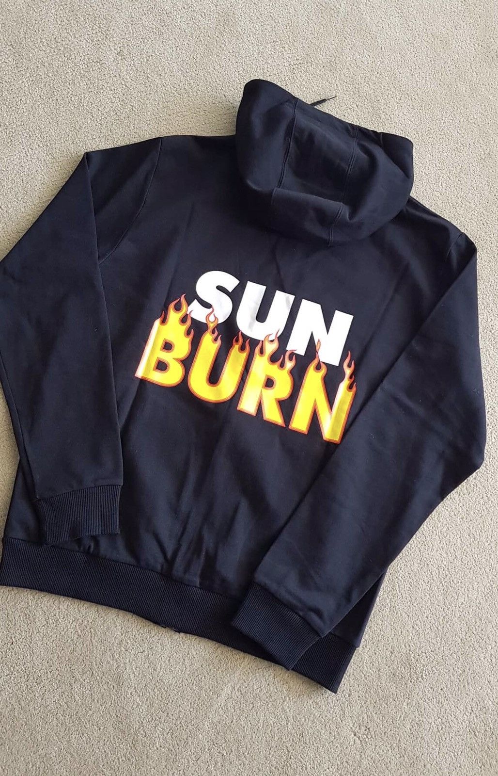 Moschino Moschino Sun Burn Zip Up Hoodie Size US L / EU 52-54 / 3 - 1 Thumbnail