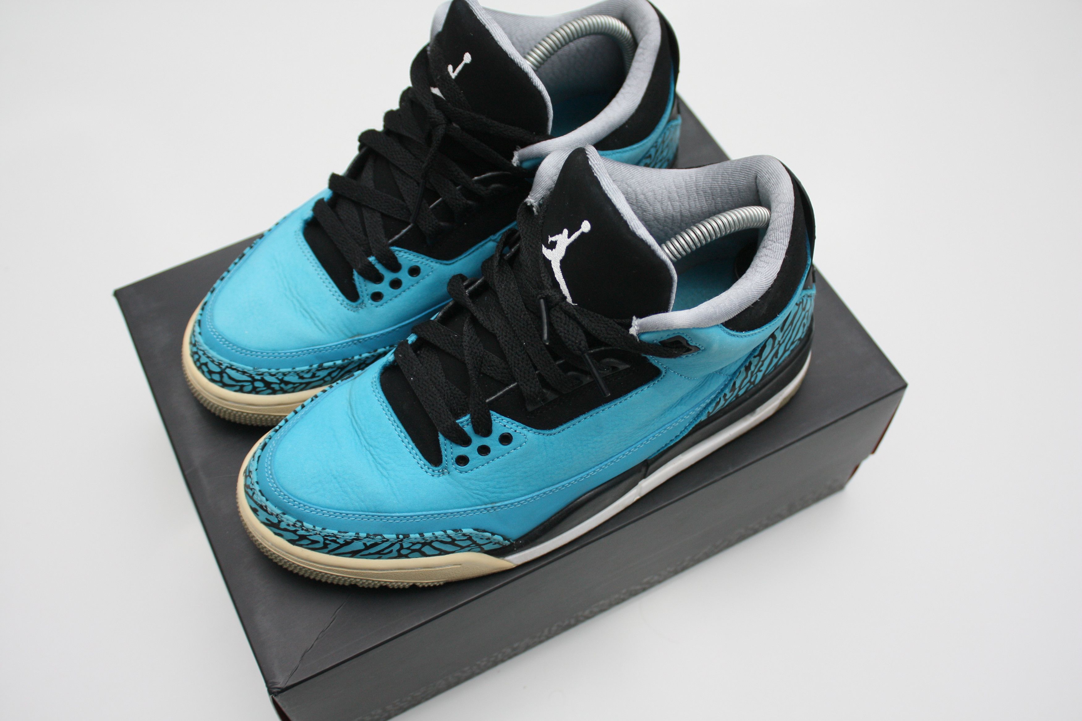 image of Jordan Nike Air Jordan 3 Retro 2013 Powder Blue Shoes, Men's (Size 8.5)