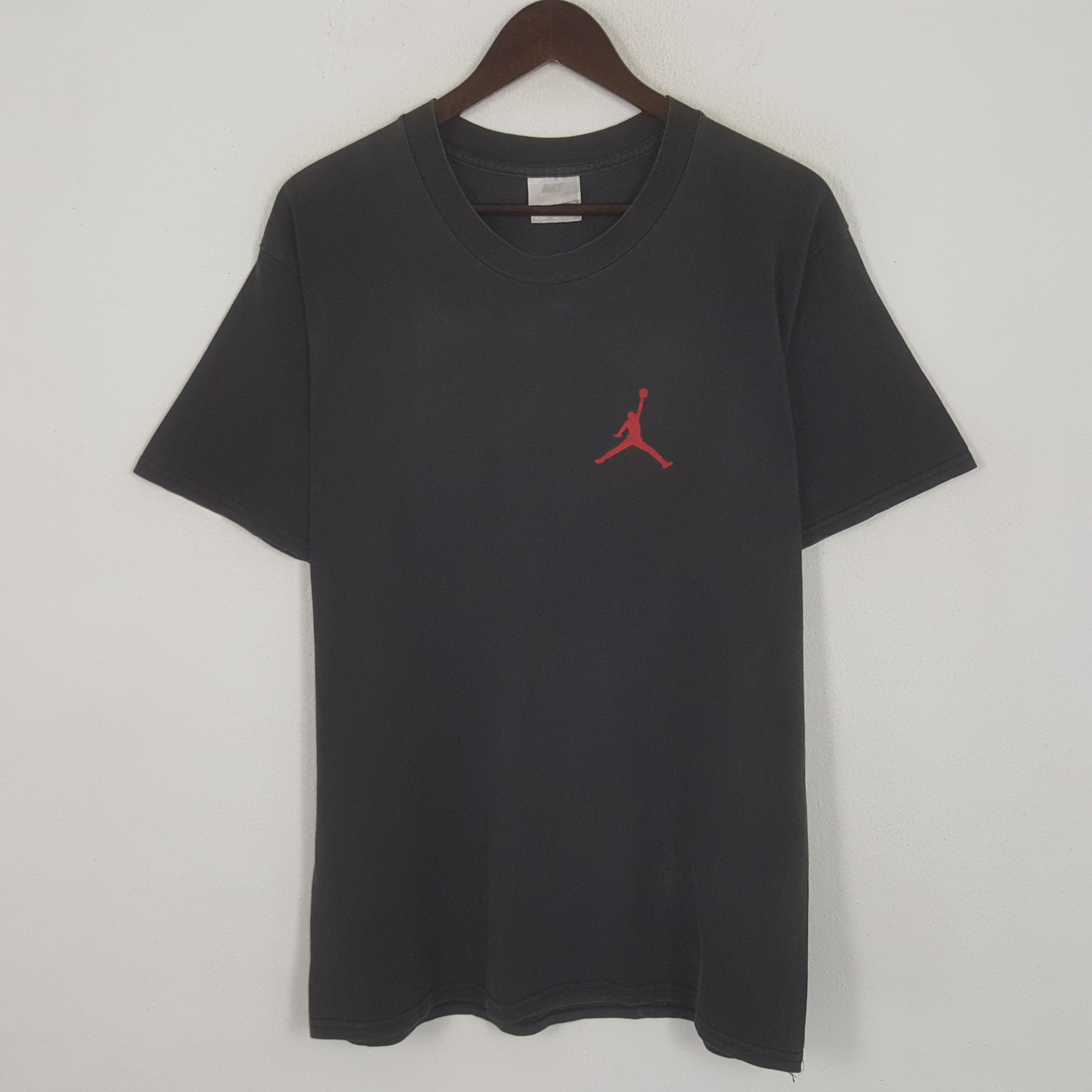 Vintage Nike Jordan Nice Small Logo Tshirt