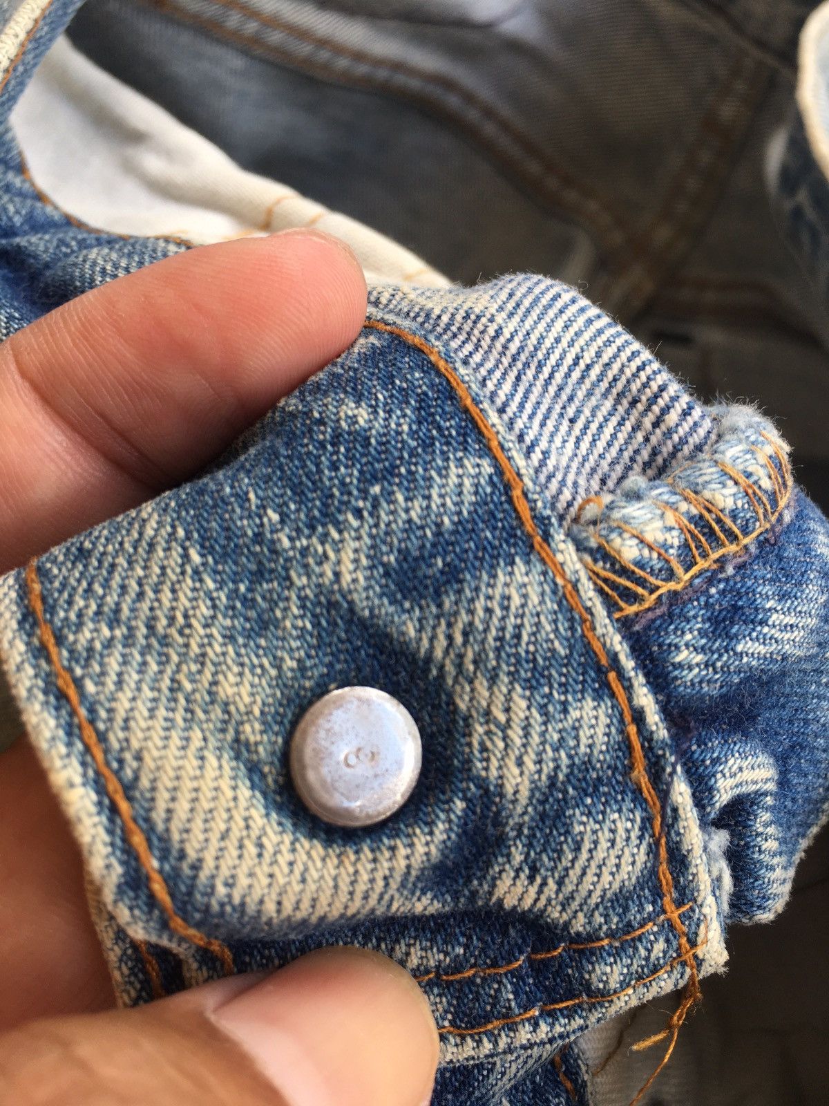 Levi's Vintage Clothing vintage levi’s button #8 Size US 30 / EU 46 - 7 Thumbnail