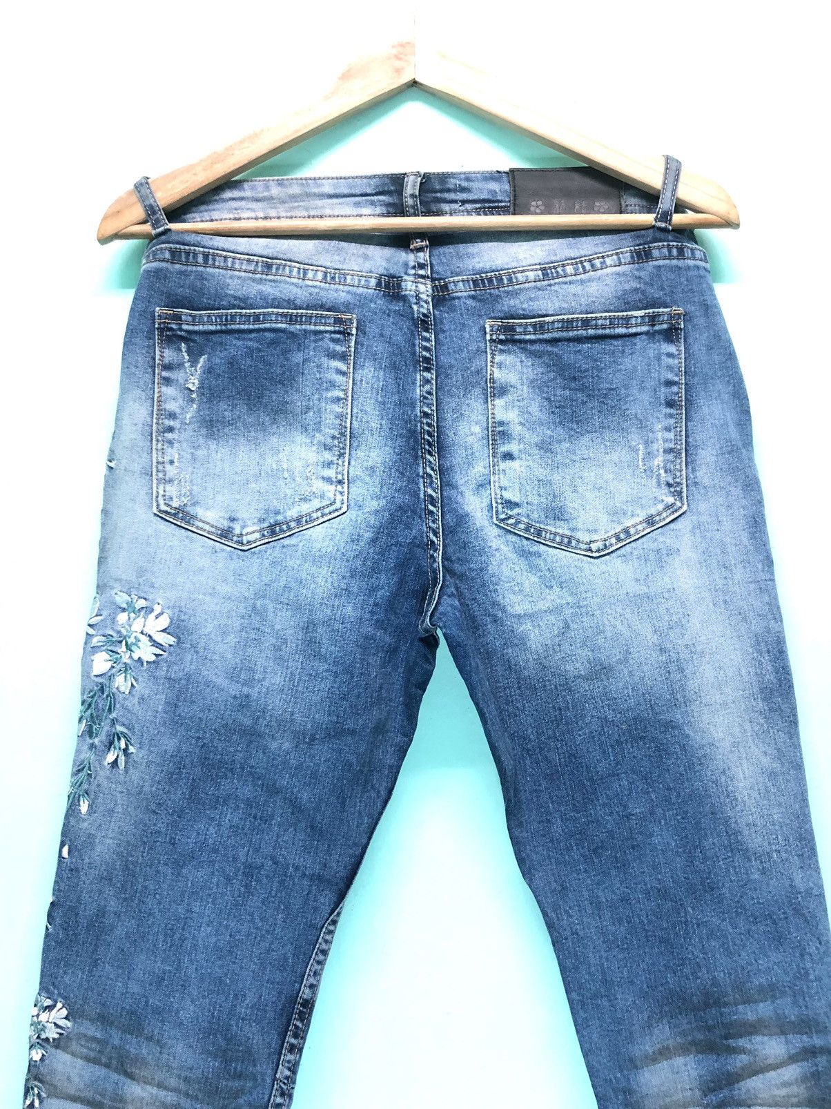 Edition Japan × Japanese Brand JAPANESE BRAND SAKURA EMBROIDERED SLIM SKINNY JEANS Size US 30 / EU 46 - 7 Thumbnail