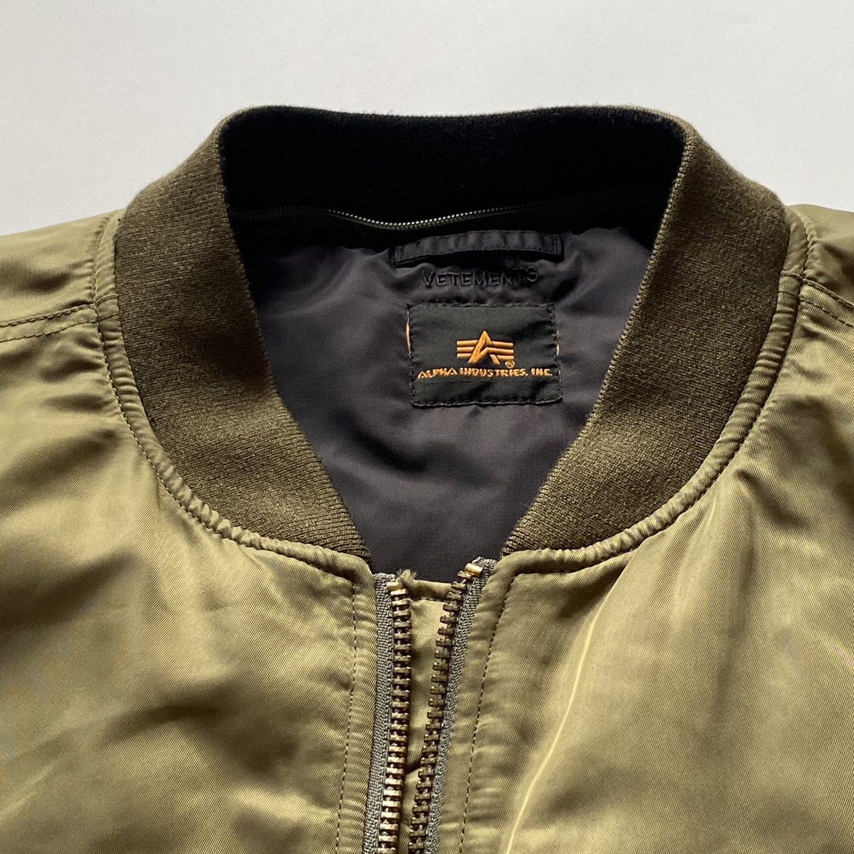 Alpha Industries × Vetements VETEMENTS X ALPHA INDUSTRIES REVERSIBLE BOMBER ETE 2017 Size US S / EU 44-46 / 1 - 10 Thumbnail