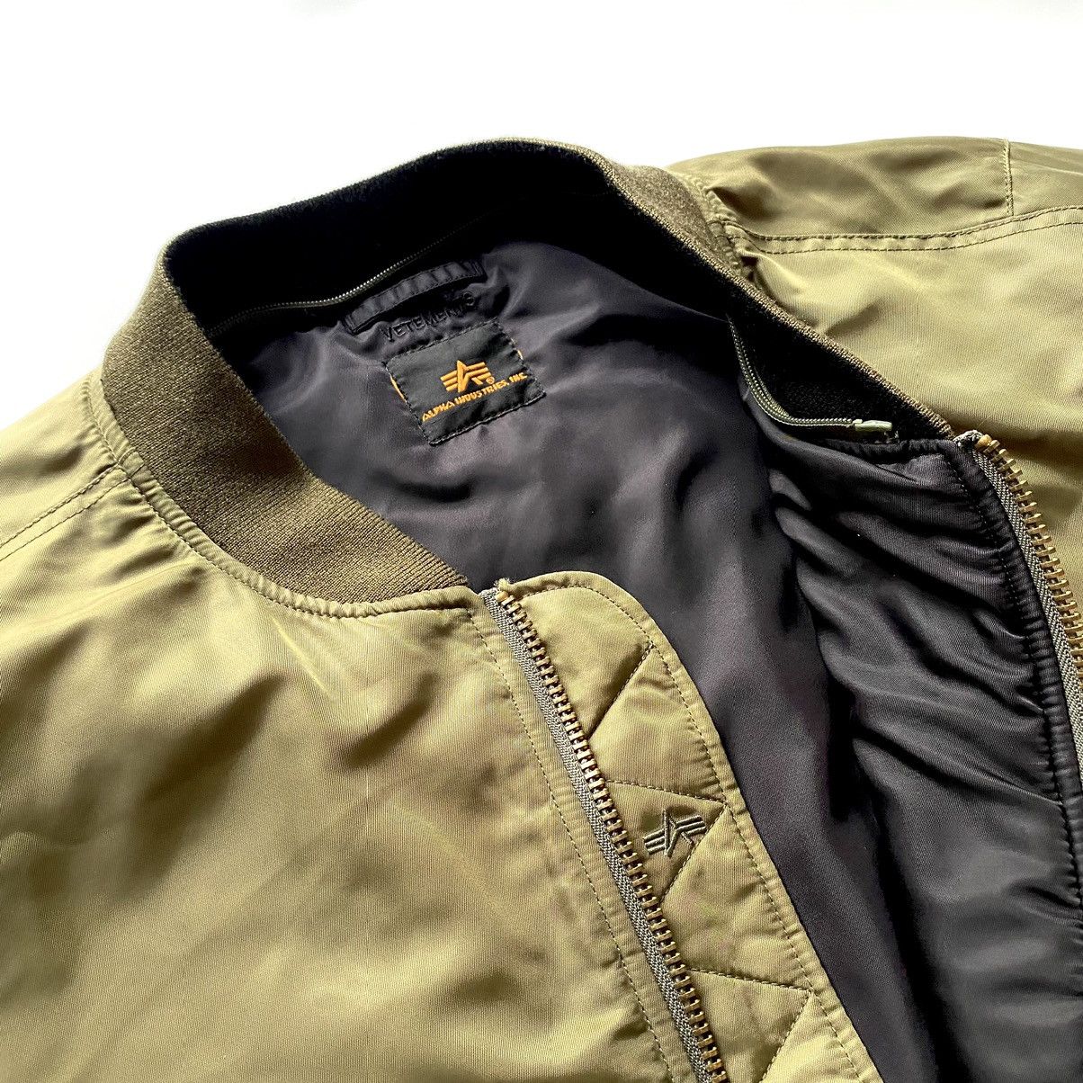 Alpha Industries × Vetements VETEMENTS X ALPHA INDUSTRIES REVERSIBLE BOMBER ETE 2017 Size US S / EU 44-46 / 1 - 9 Thumbnail