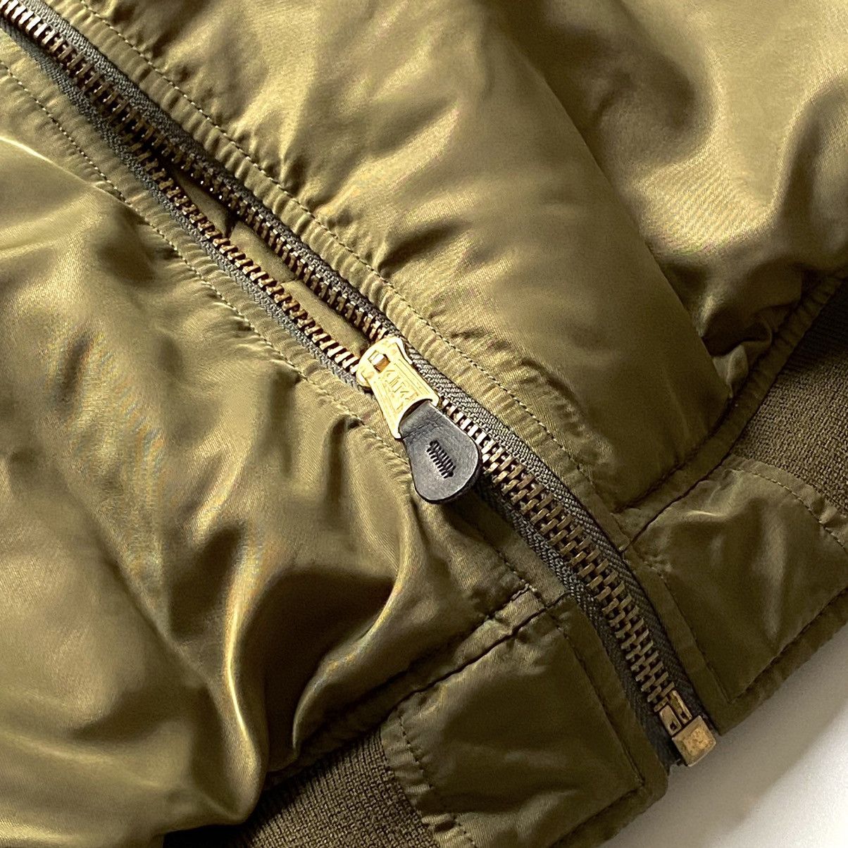 Alpha Industries × Vetements VETEMENTS X ALPHA INDUSTRIES REVERSIBLE BOMBER ETE 2017 Size US S / EU 44-46 / 1 - 12 Thumbnail