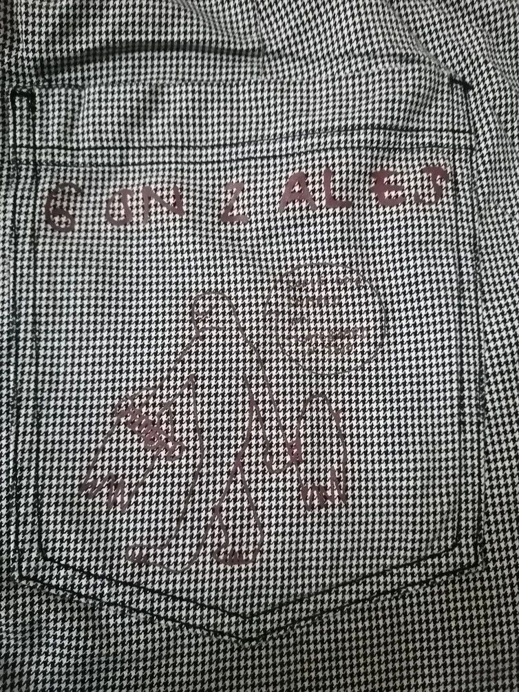 Japanese Brand MARK GONZALES Shorts Size US 33 - 2 Thumbnail