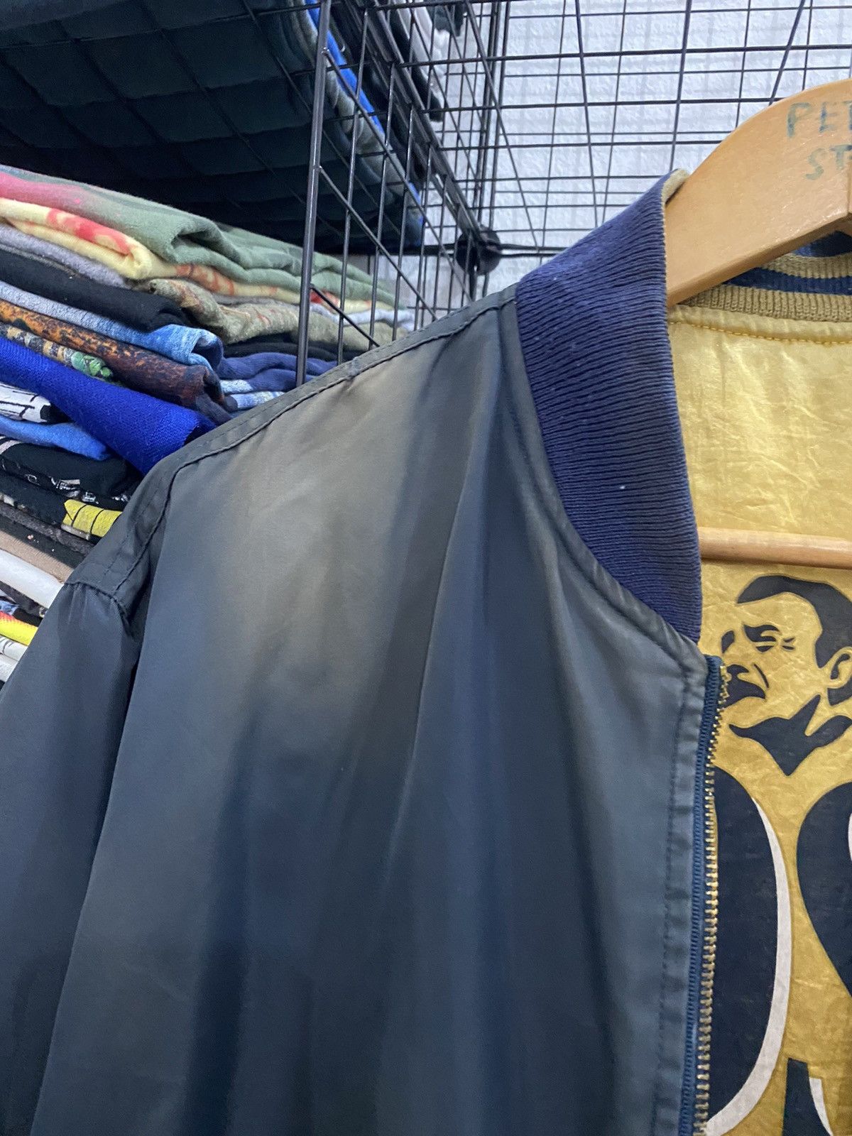 Vintage VINTAGE SUNTORY COFFEE REVERSIBLE BOMBER JACKET Size US L / EU 52-54 / 3 - 12 Thumbnail