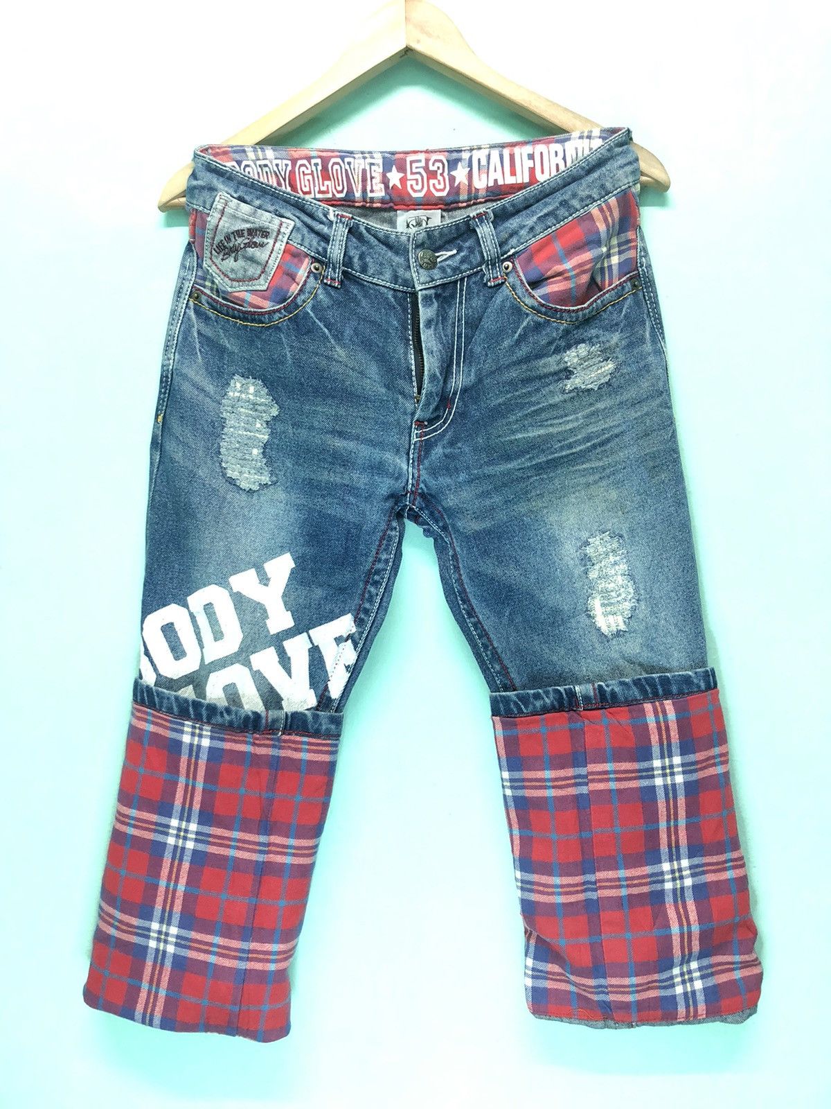 VINTAGE BODY GLOVE BIG SURF CALIFORNIA DISTRESSED DENIM JEAN
