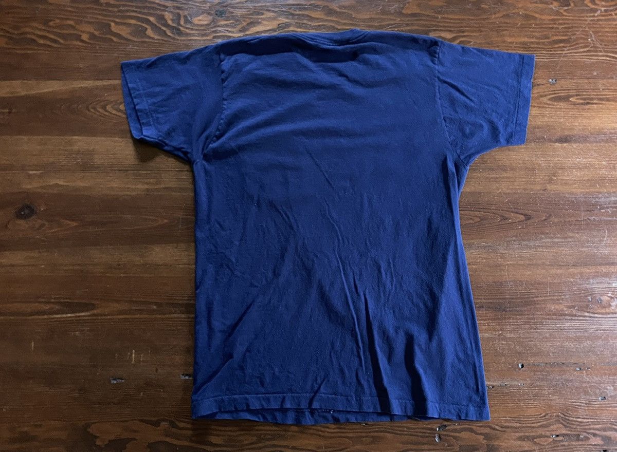 Fruit Of The Loom Vintage 80s Fruit Loom Single Stitch Blank Navy Pocket Tee Size US L / EU 52-54 / 3 - 9 Thumbnail