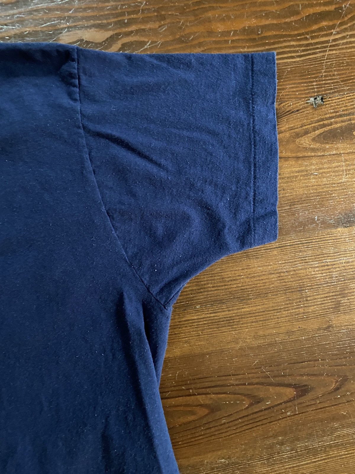Fruit Of The Loom Vintage 80s Fruit Loom Single Stitch Blank Navy Pocket Tee Size US L / EU 52-54 / 3 - 11 Thumbnail