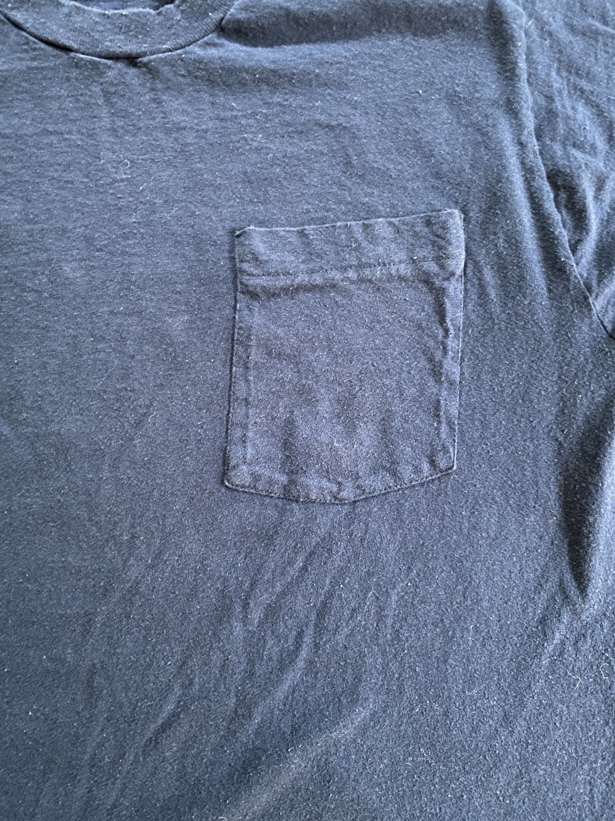 Fruit Of The Loom Vintage 80s Fruit Loom Single Stitch Blank Navy Pocket Tee Size US L / EU 52-54 / 3 - 4 Thumbnail