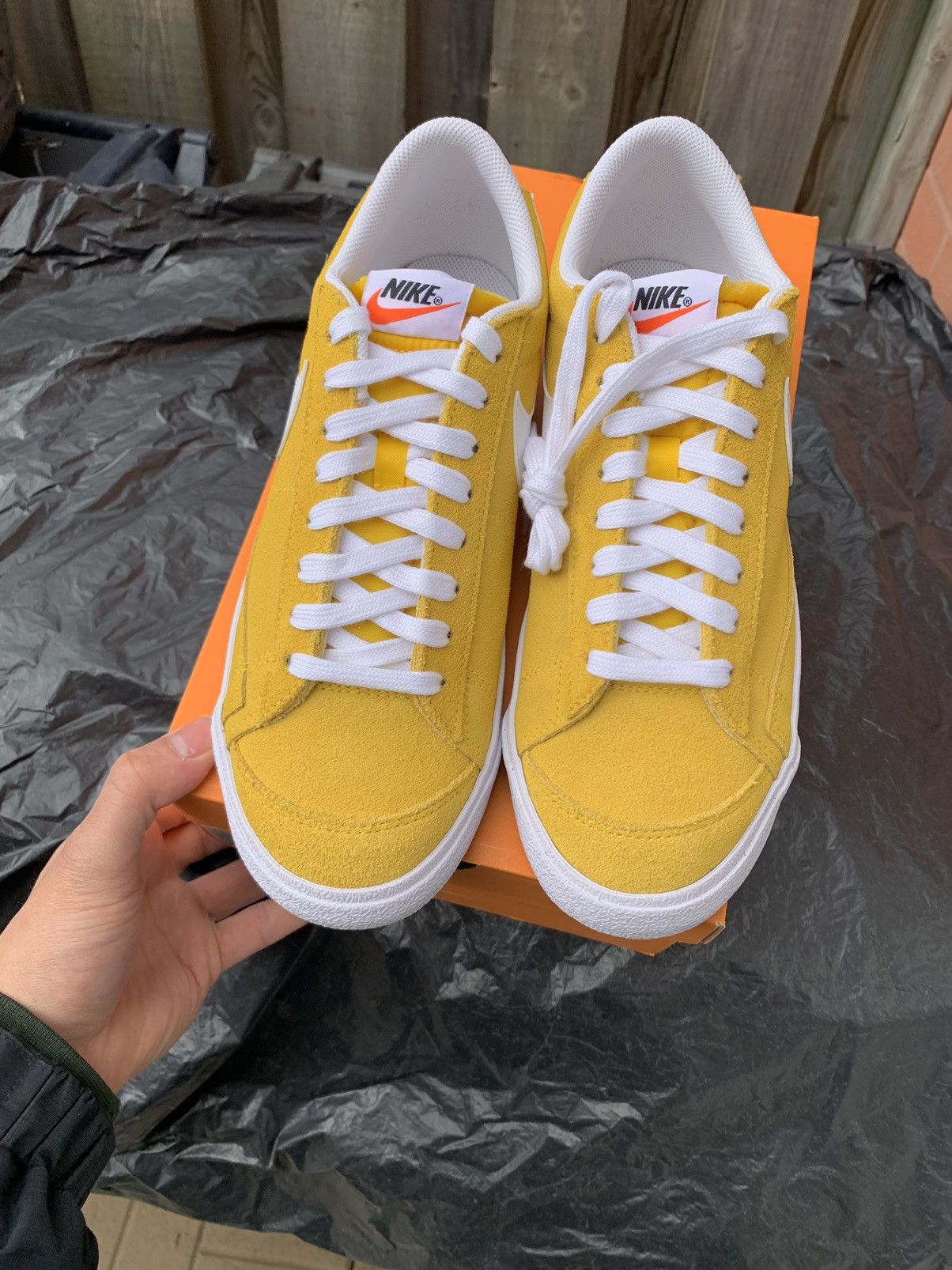 Nike Blazer Low ‘77 Speed Yellow Size US 9.5 / EU 42-43 - 2 Thumbnail