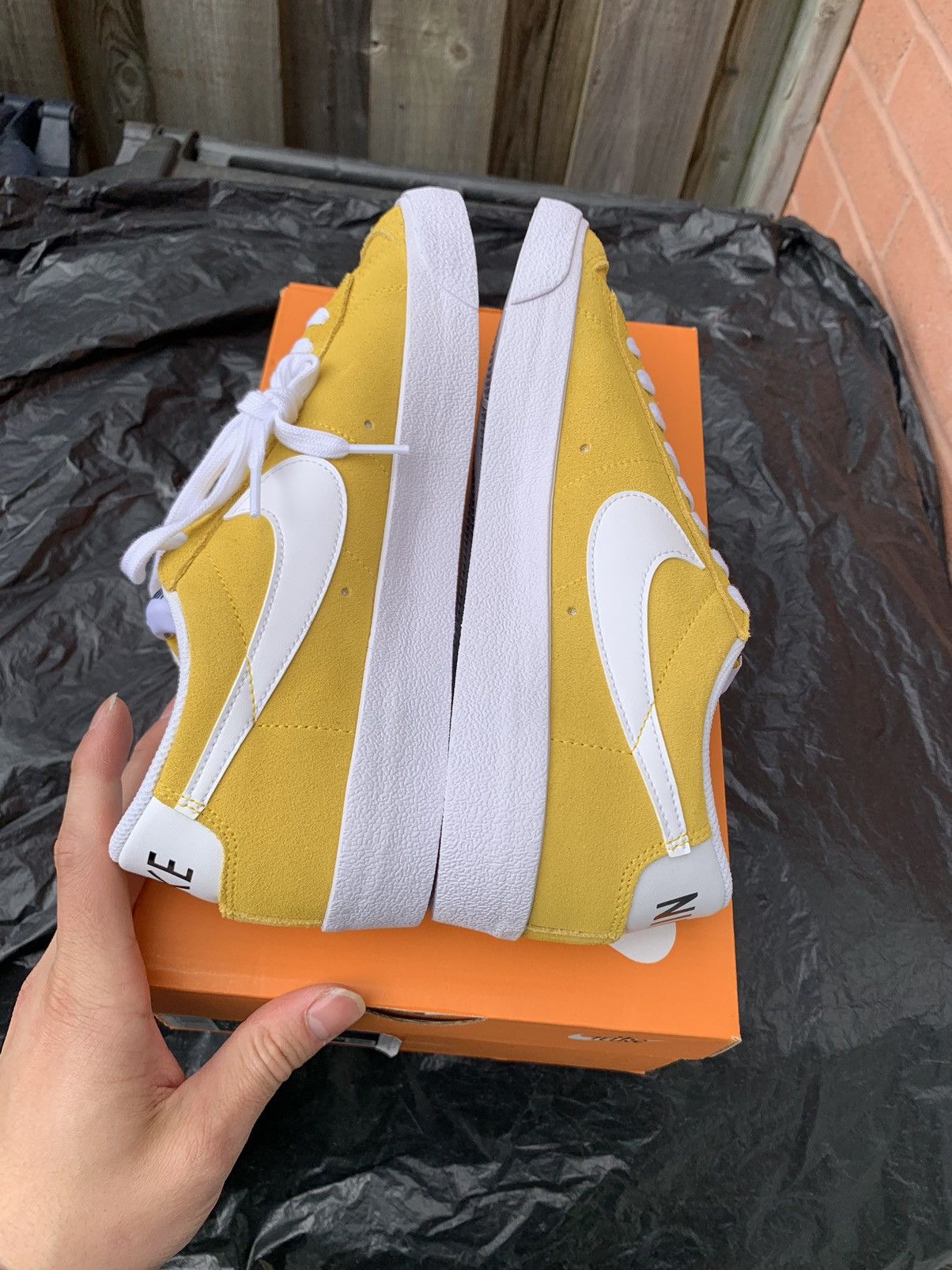 Nike Blazer Low ‘77 Speed Yellow Size US 9.5 / EU 42-43 - 4 Thumbnail