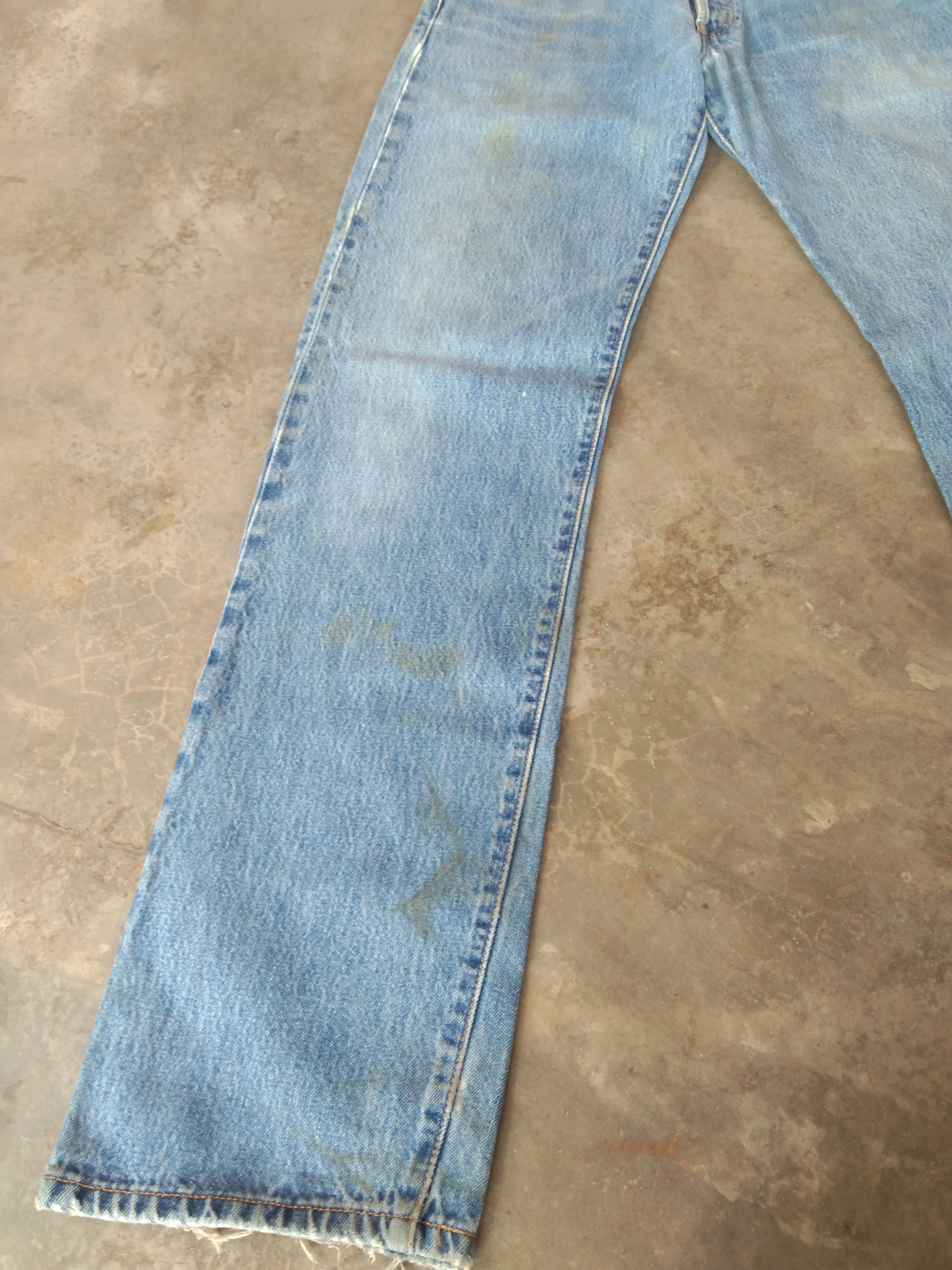Levi's Vintage Levi's 501 Distressed Jeans 31x34 Size US 31 - 13 Thumbnail