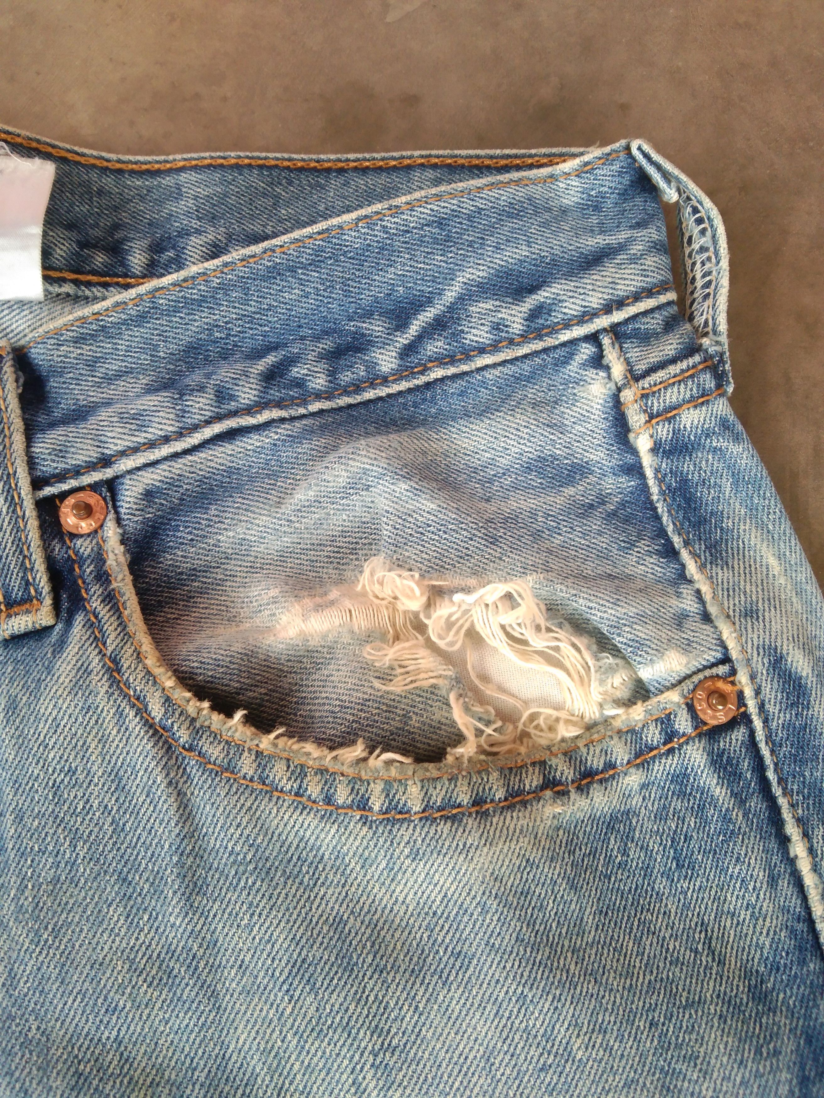 Levi's Vintage Levi's 501 Distressed Jeans 31x34 Size US 31 - 10 Thumbnail