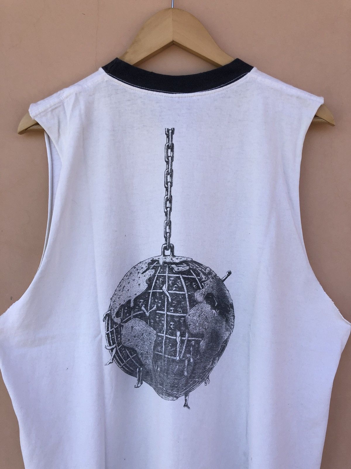 Band Tees Vintage 90s Rage Against the Machine Earth Tank Top Tee Size US XL / EU 56 / 4 - 17 Thumbnail