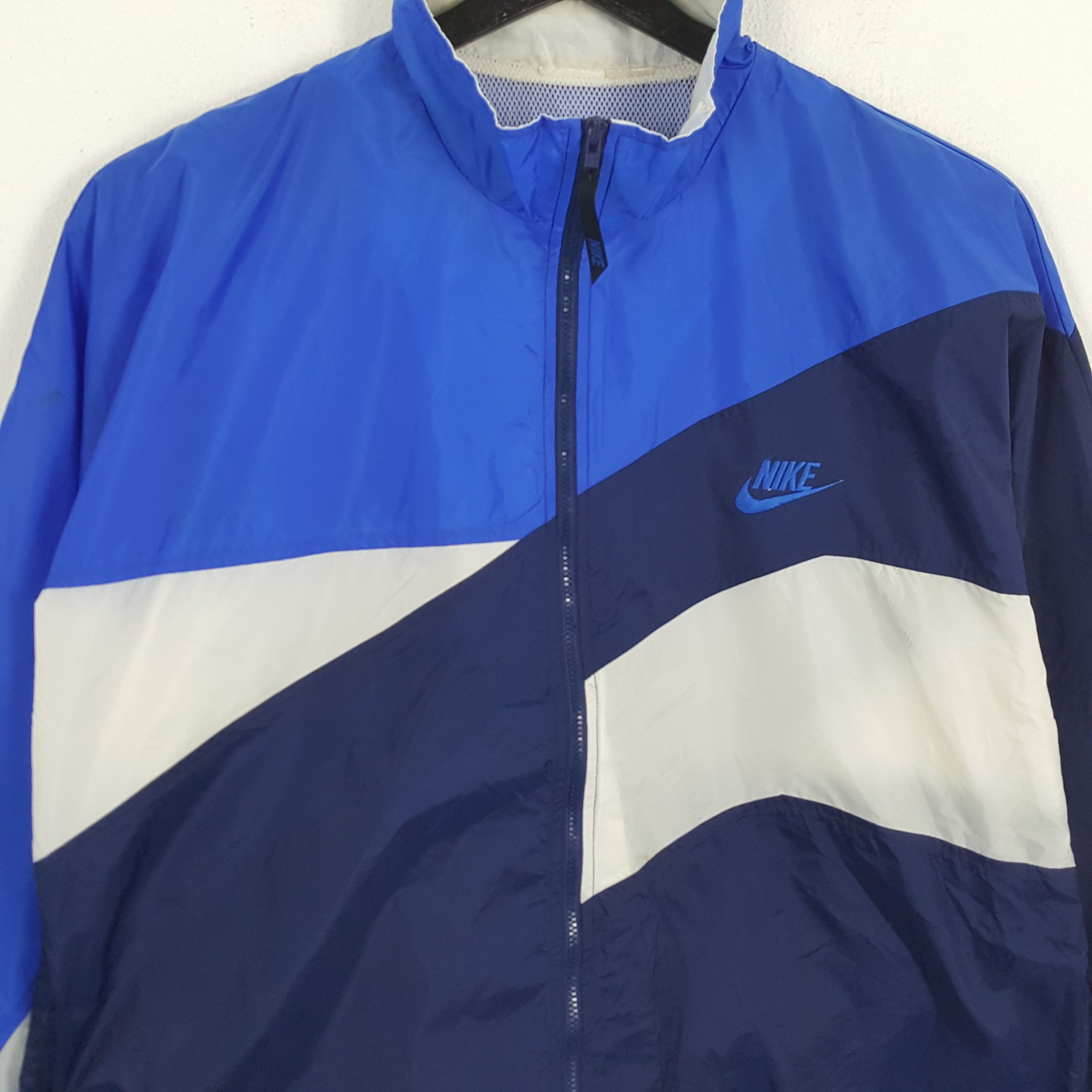 Nike × Vintage NIKE Sportswear Small Logo Design Windbreaker Jacket Size US XXL / EU 58 / 5 - 2 Thumbnail