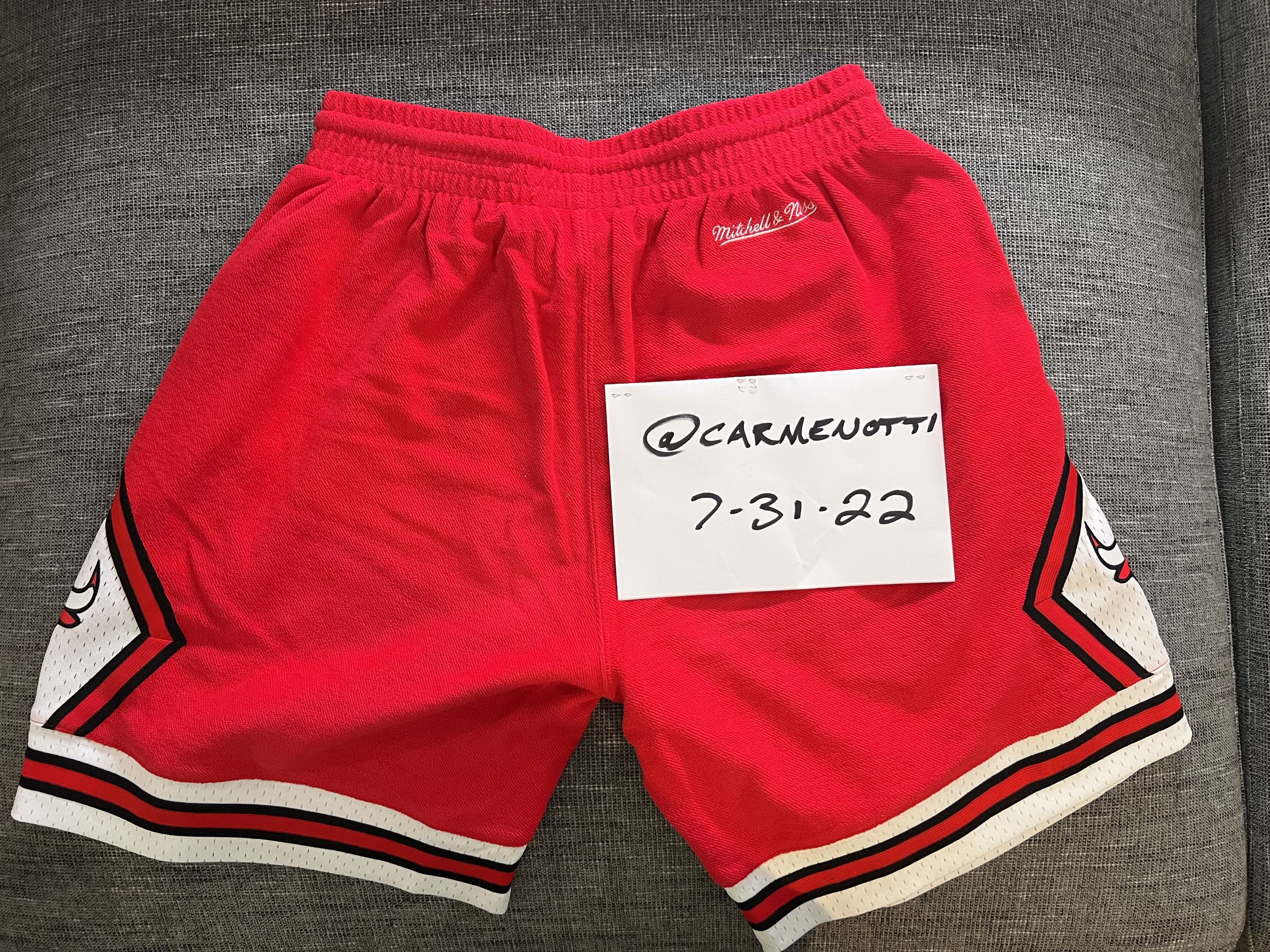 Mitchell & Ness Michell & Ness Chicago Bulls Shorts Size US 34 / EU 50 - 6 Thumbnail
