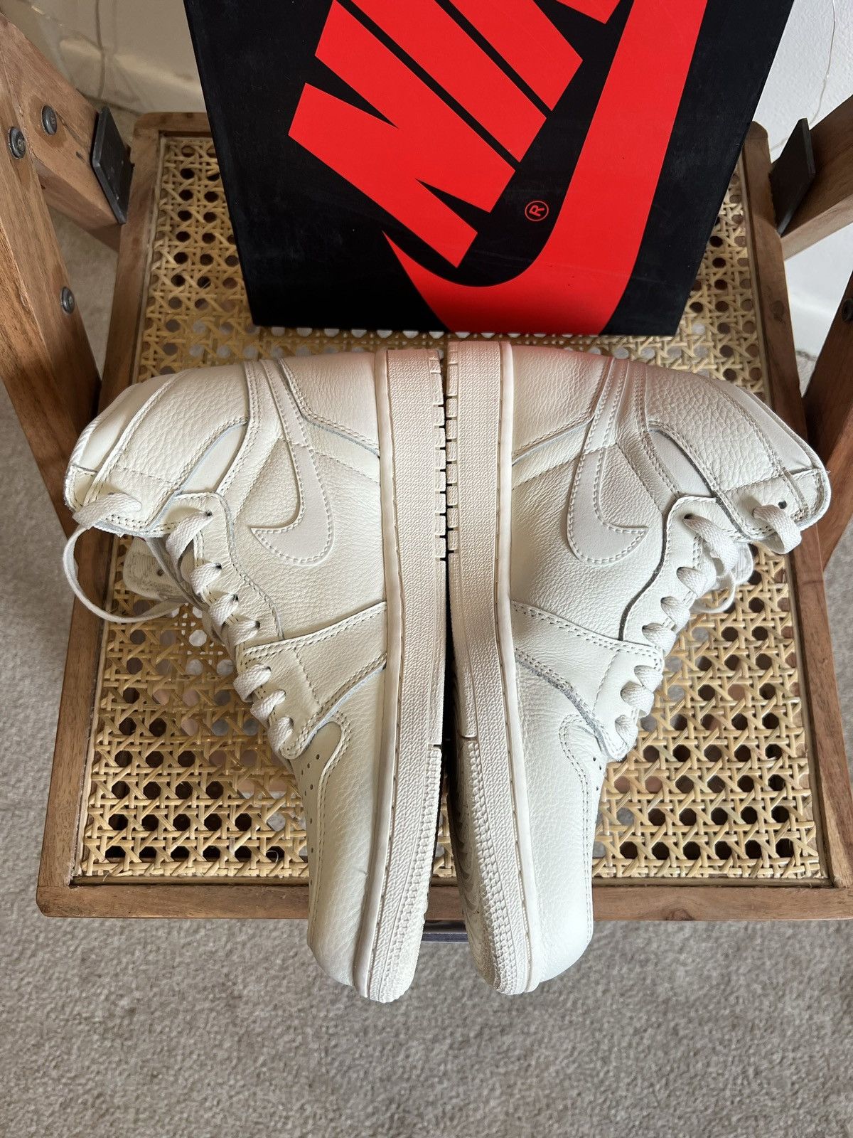 Jordan Brand × Nike Jordan 1 Retro High Og Sail Size US 8.5 / EU 41-42 - 6 Thumbnail