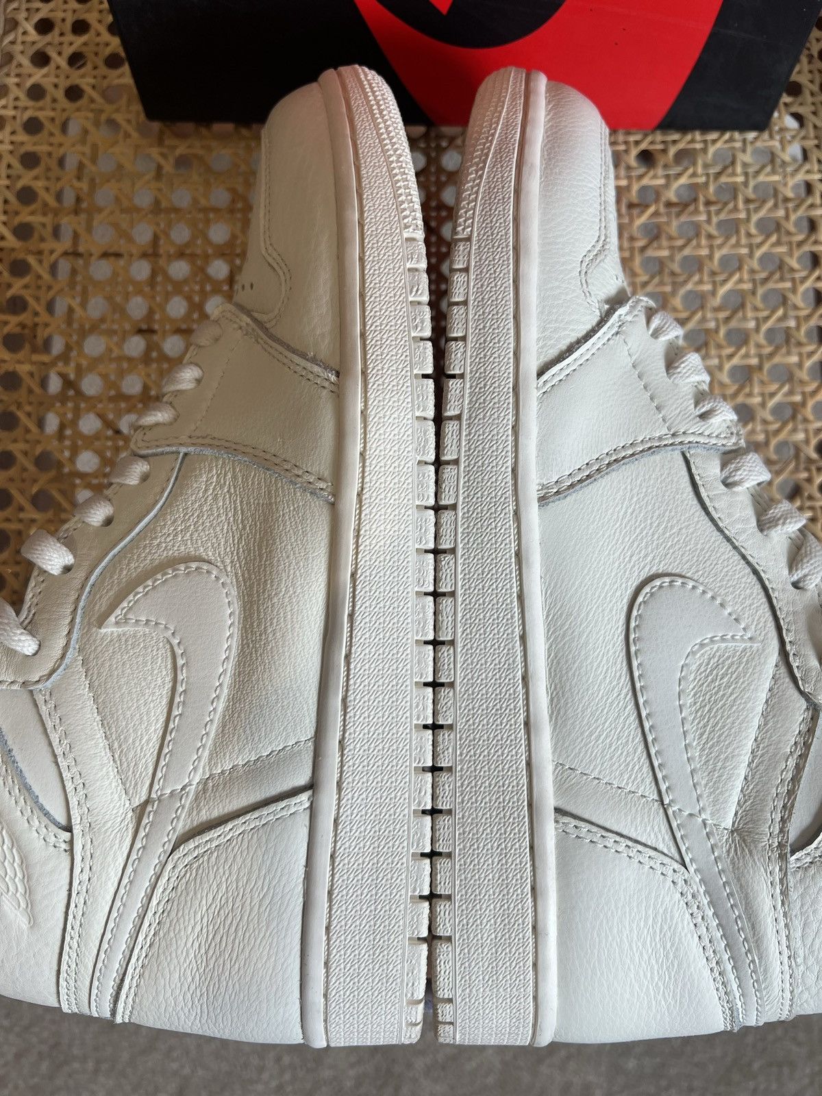 Jordan Brand × Nike Jordan 1 Retro High Og Sail Size US 8.5 / EU 41-42 - 9 Thumbnail