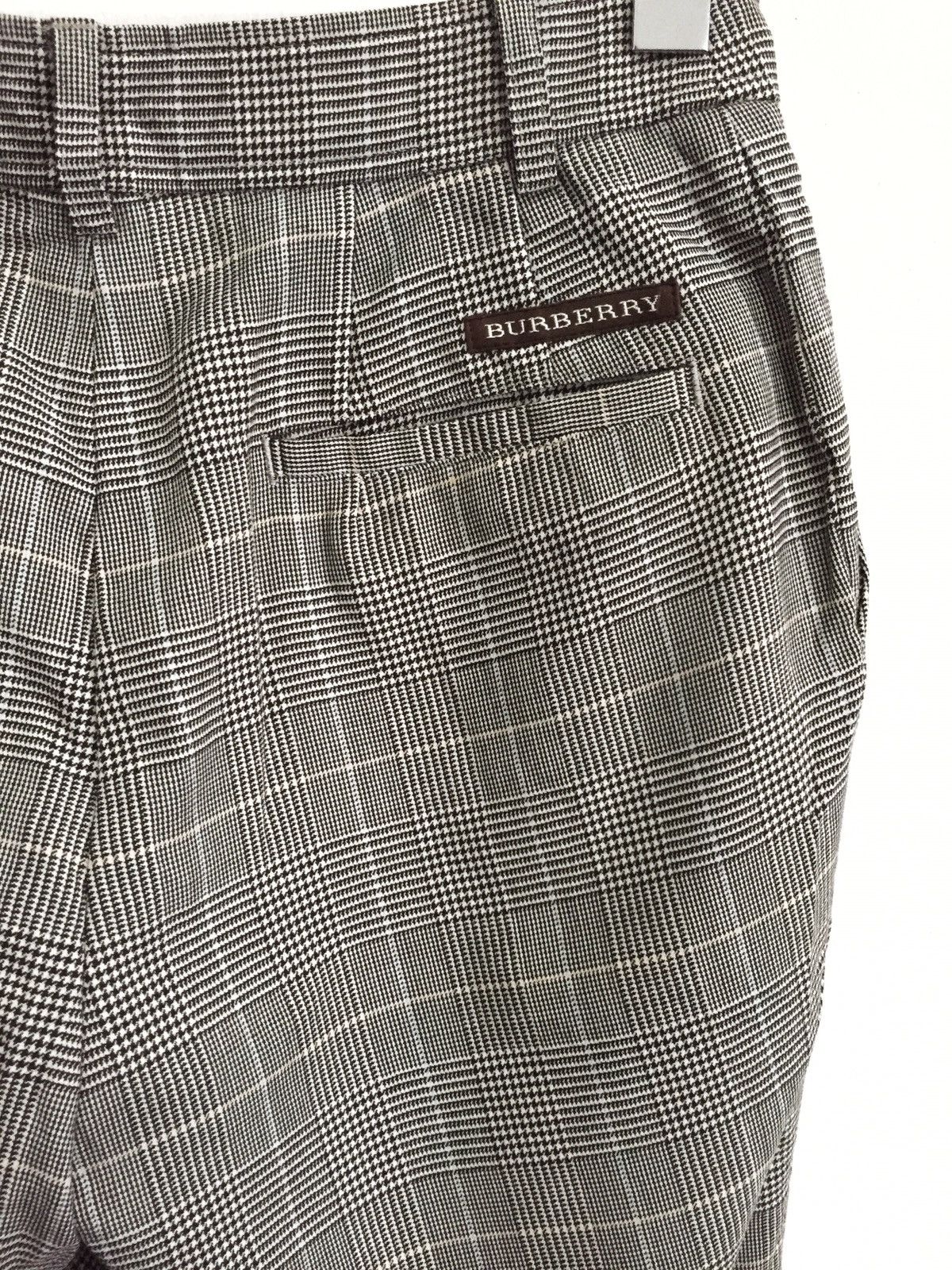 Burberry Burberry London 90s Nova Check High Waisted Pants Size US 26 / EU 42 - 1 Thumbnail