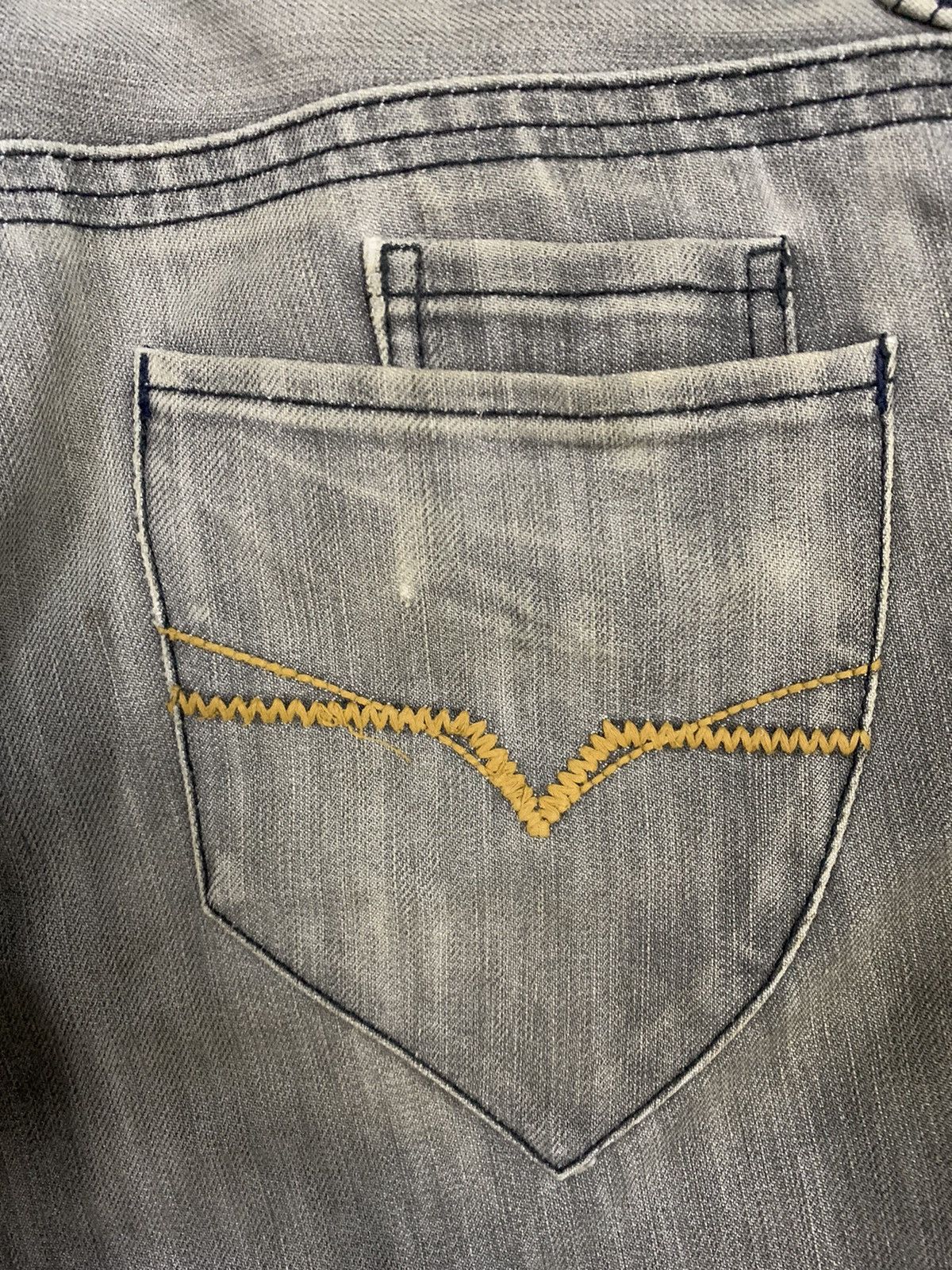 Guess Vintage Y2K Guess Faded Flare Bootcut Distressed Jeans Size US 30 / EU 46 - 13 Thumbnail